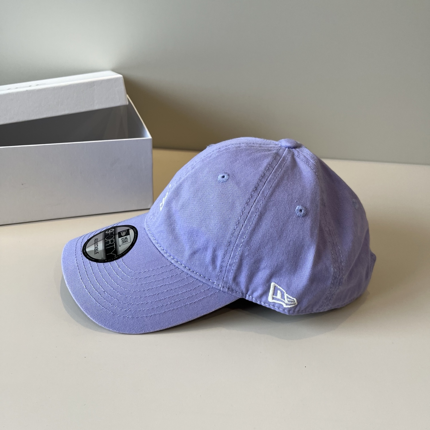 
韩国正品MLB棒球帽。最新最火的帽子就在这👏👏最新款LA棒球帽刺绣男女情侣款鸭舌帽❗最新款，经典La小