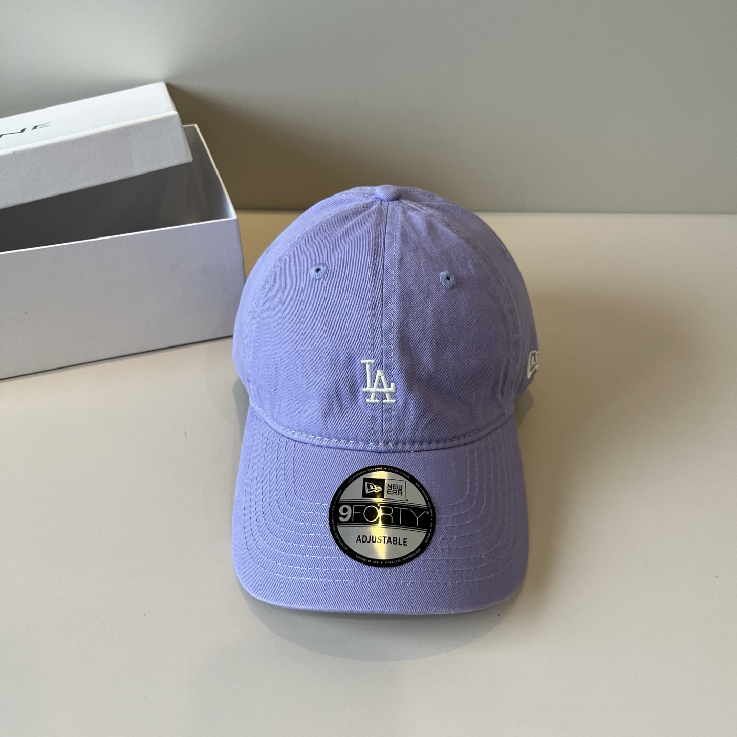 
韩国正品MLB棒球帽。最新最火的帽子就在这👏👏最新款LA棒球帽刺绣男女情侣款鸭舌帽❗最新款，经典La小