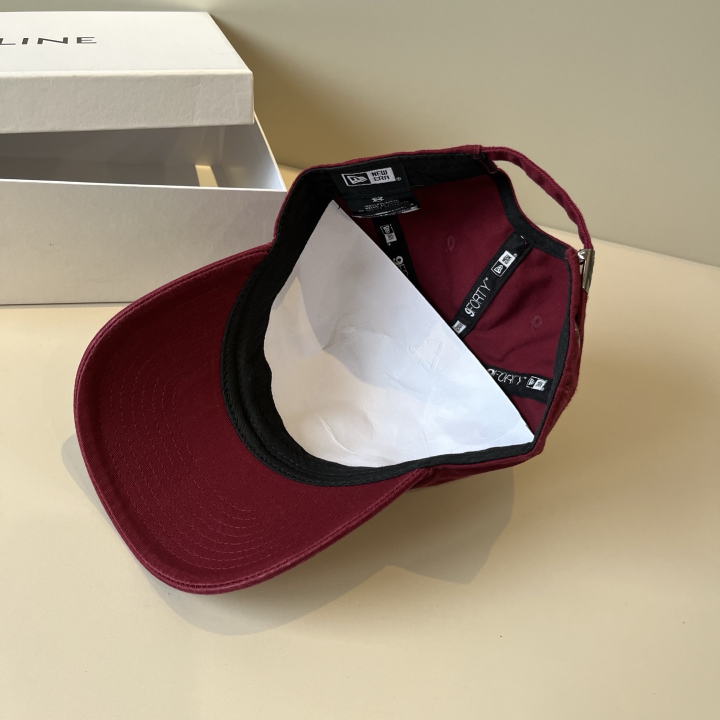 
韩国正品MLB棒球帽。最新最火的帽子就在这👏👏最新款LA棒球帽刺绣男女情侣款鸭舌帽❗最新款，经典La小