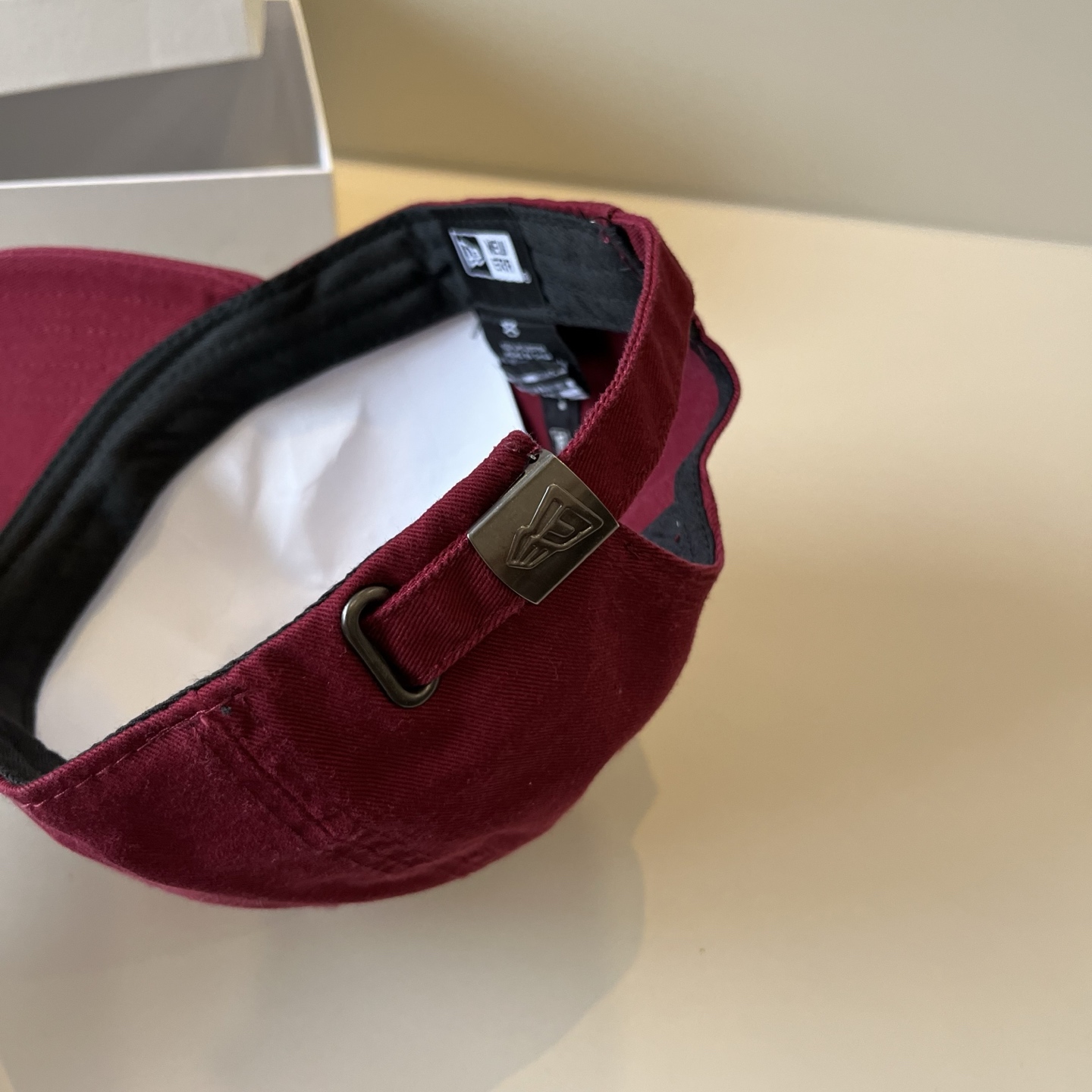 
韩国正品MLB棒球帽。最新最火的帽子就在这👏👏最新款LA棒球帽刺绣男女情侣款鸭舌帽❗最新款，经典La小