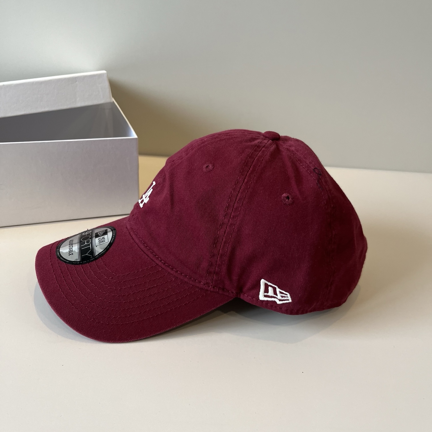 
韩国正品MLB棒球帽。最新最火的帽子就在这👏👏最新款LA棒球帽刺绣男女情侣款鸭舌帽❗最新款，经典La小