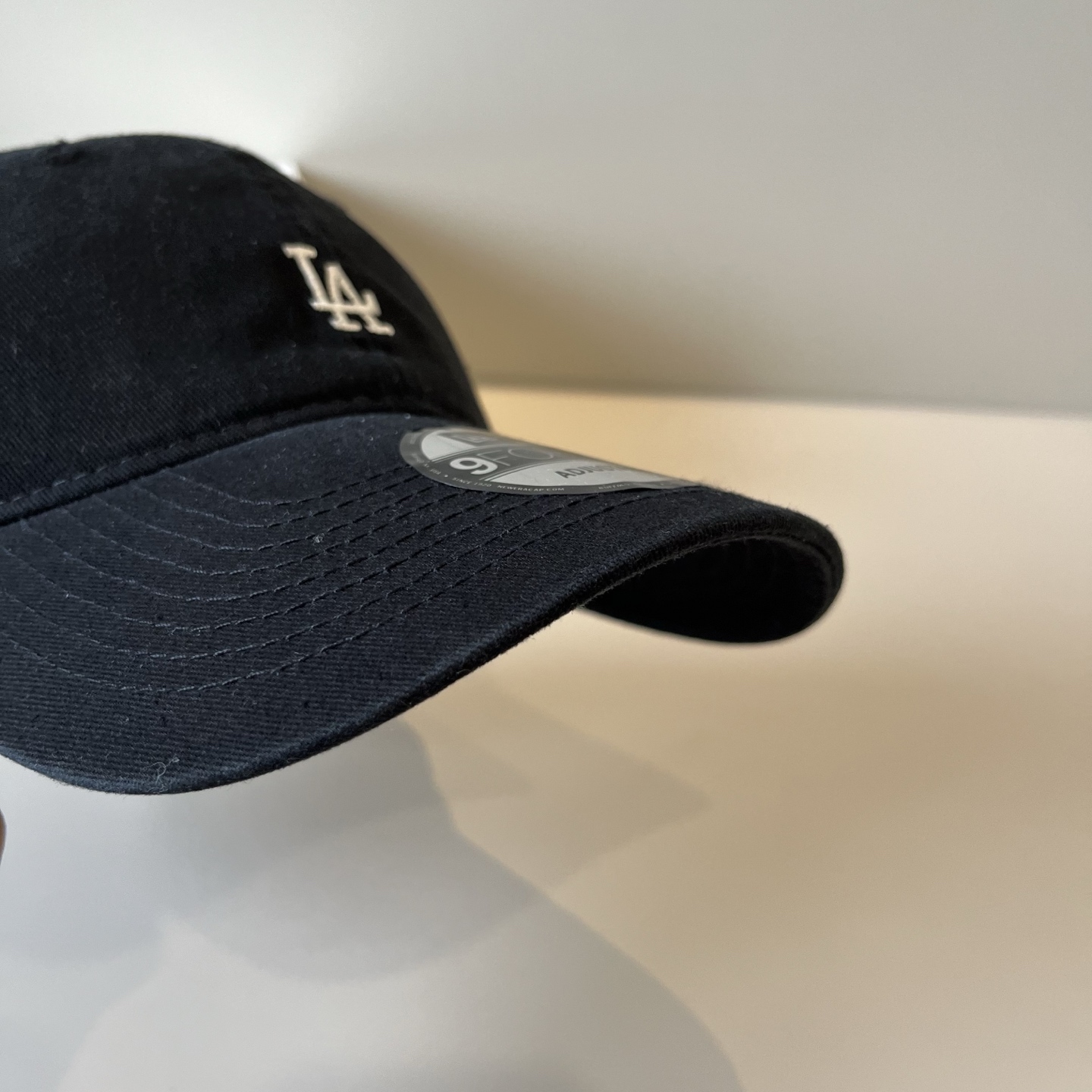 
韩国正品MLB棒球帽。最新最火的帽子就在这👏👏最新款LA棒球帽刺绣男女情侣款鸭舌帽❗最新款，经典La小