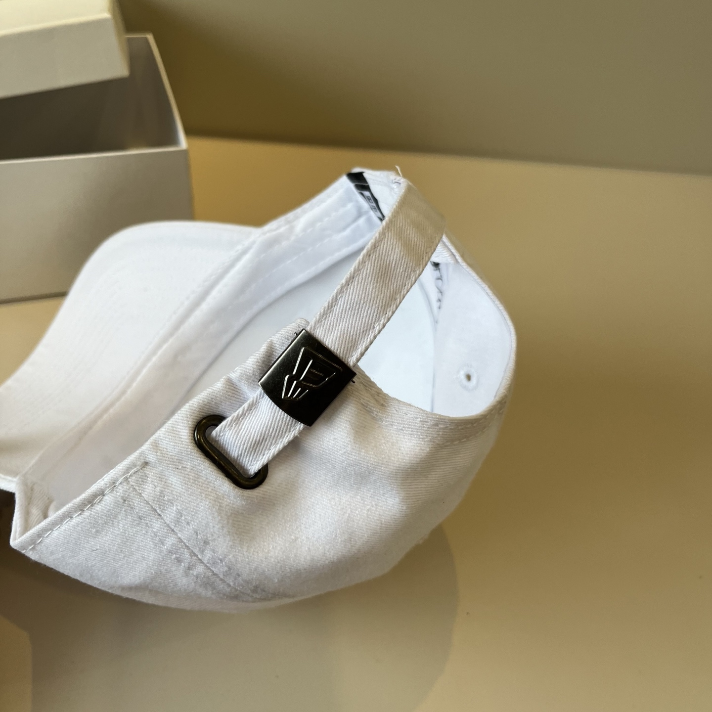  新品ꫛꫀꪝ ❥——❤专柜品质，细节就是完美
MLB拼接新款 官网步上新Ny🧢，代购版本 质量看细节好！