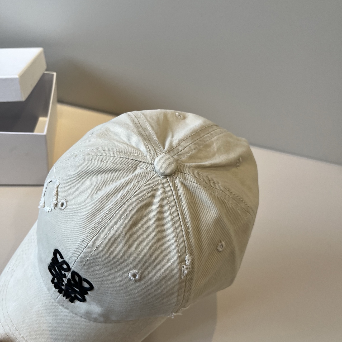 
👒罗意威👒LOEWE新款原版原标设计，质感超好，外部线条定位标准，做工精细，简约大气低价走量！