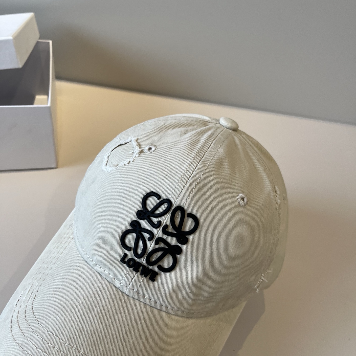 
👒罗意威👒LOEWE新款原版原标设计，质感超好，外部线条定位标准，做工精细，简约大气低价走量！