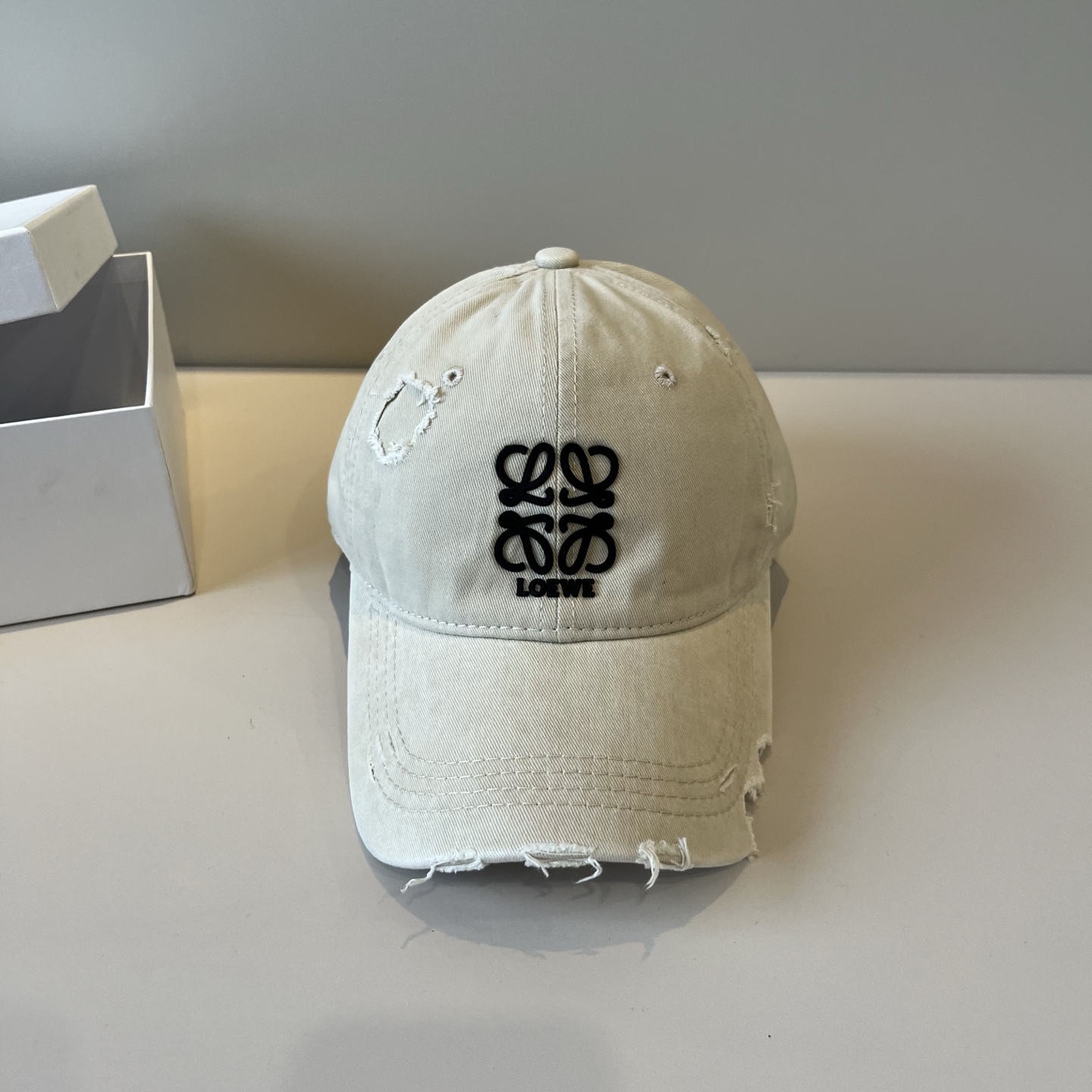 
👒罗意威👒LOEWE新款原版原标设计，质感超好，外部线条定位标准，做工精细，简约大气低价走量！