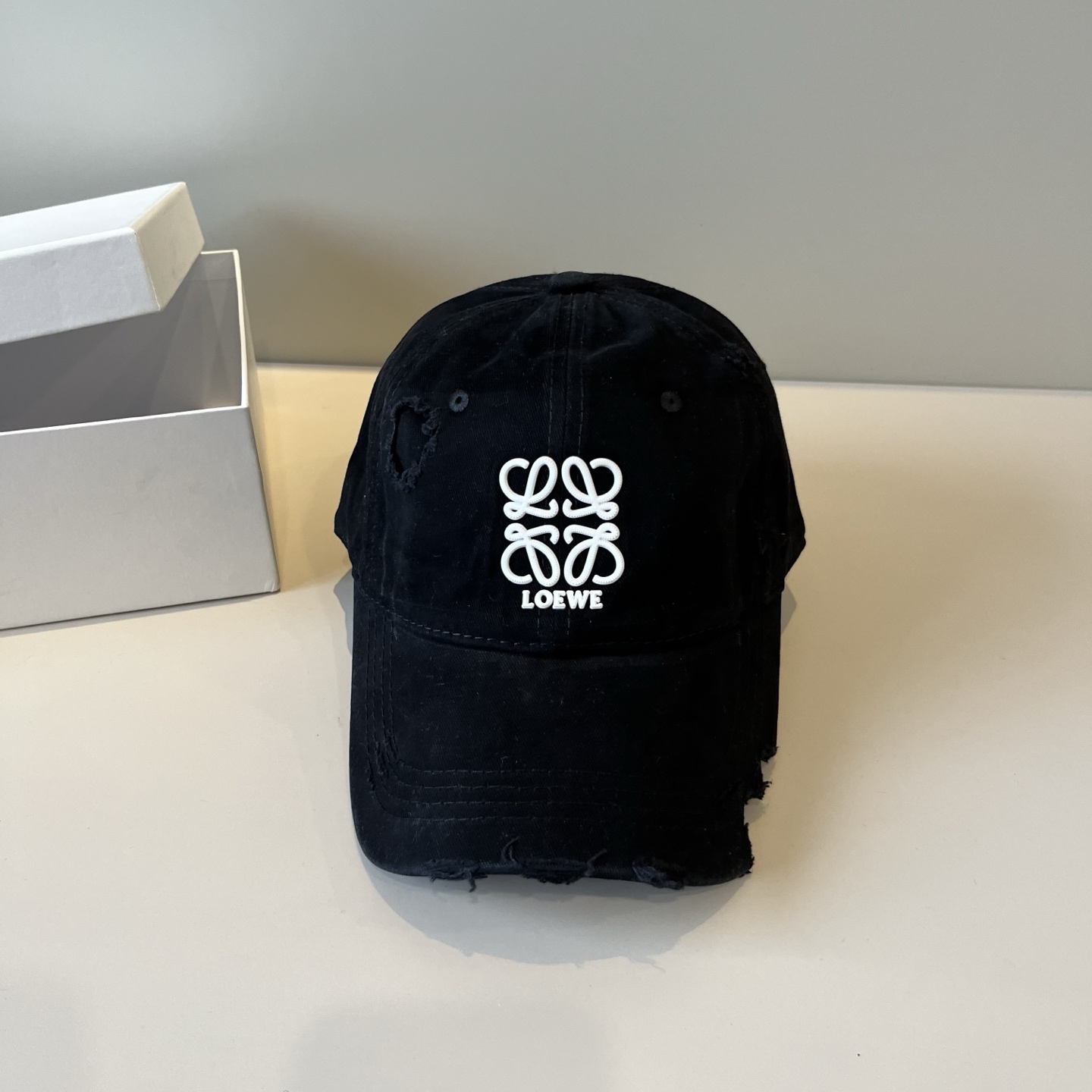 
👒罗意威👒LOEWE新款原版原标设计，质感超好，外部线条定位标准，做工精细，简约大气低价走量！