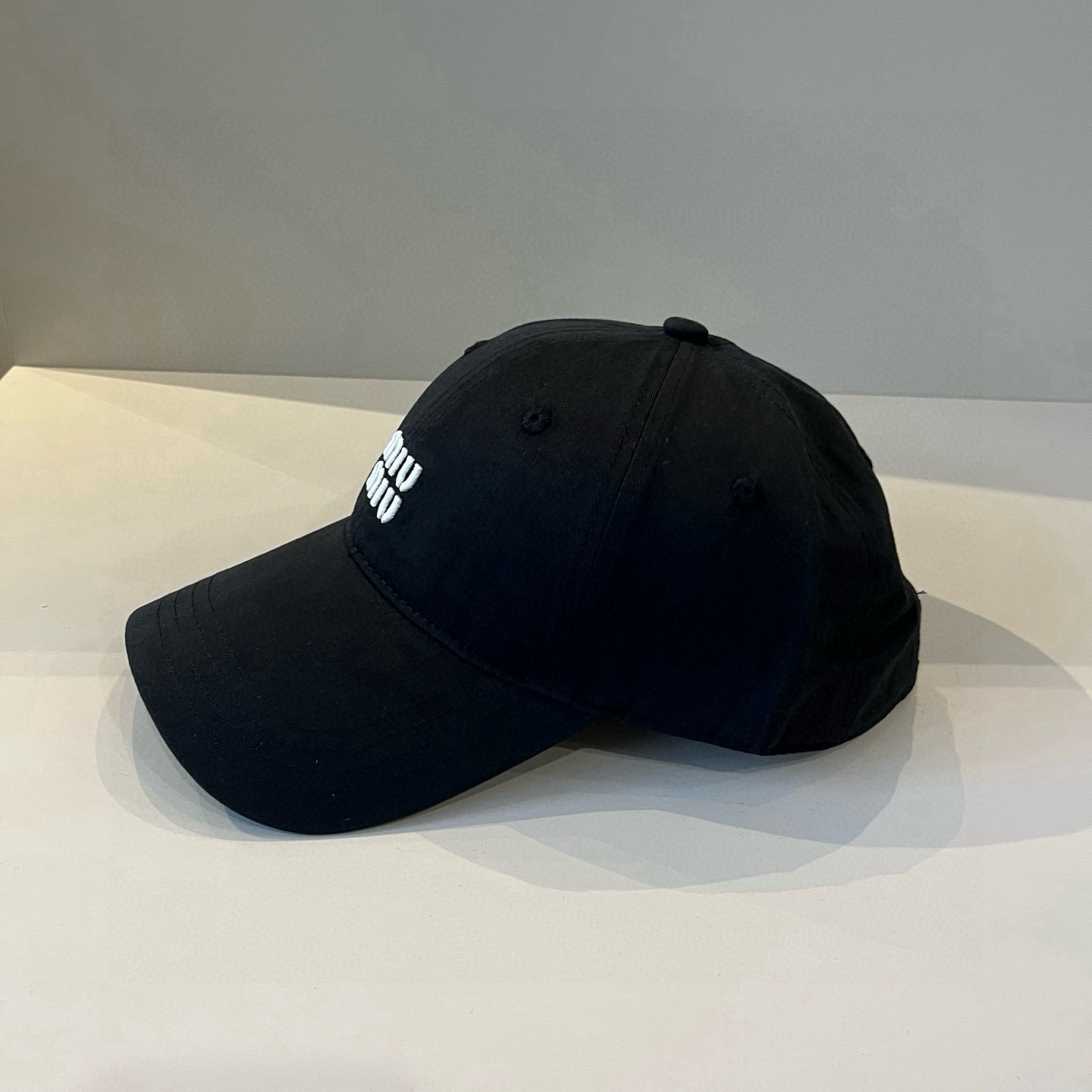  谬谬miumiu 原单春夏新款棒球帽，正品开模订制，原版做工细致质量超赞！