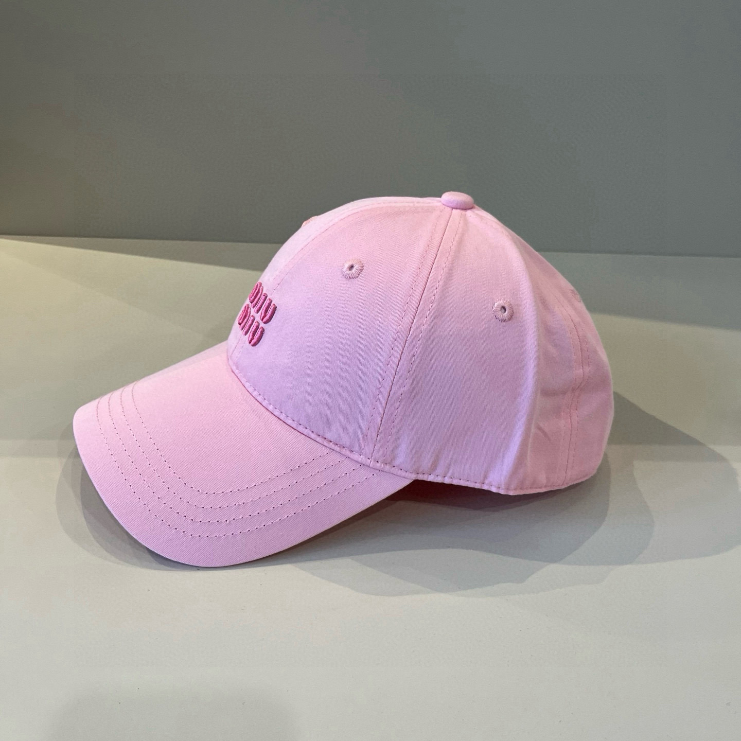  谬谬miumiu 原单春夏新款棒球帽，正品开模订制，原版做工细致质量超赞！