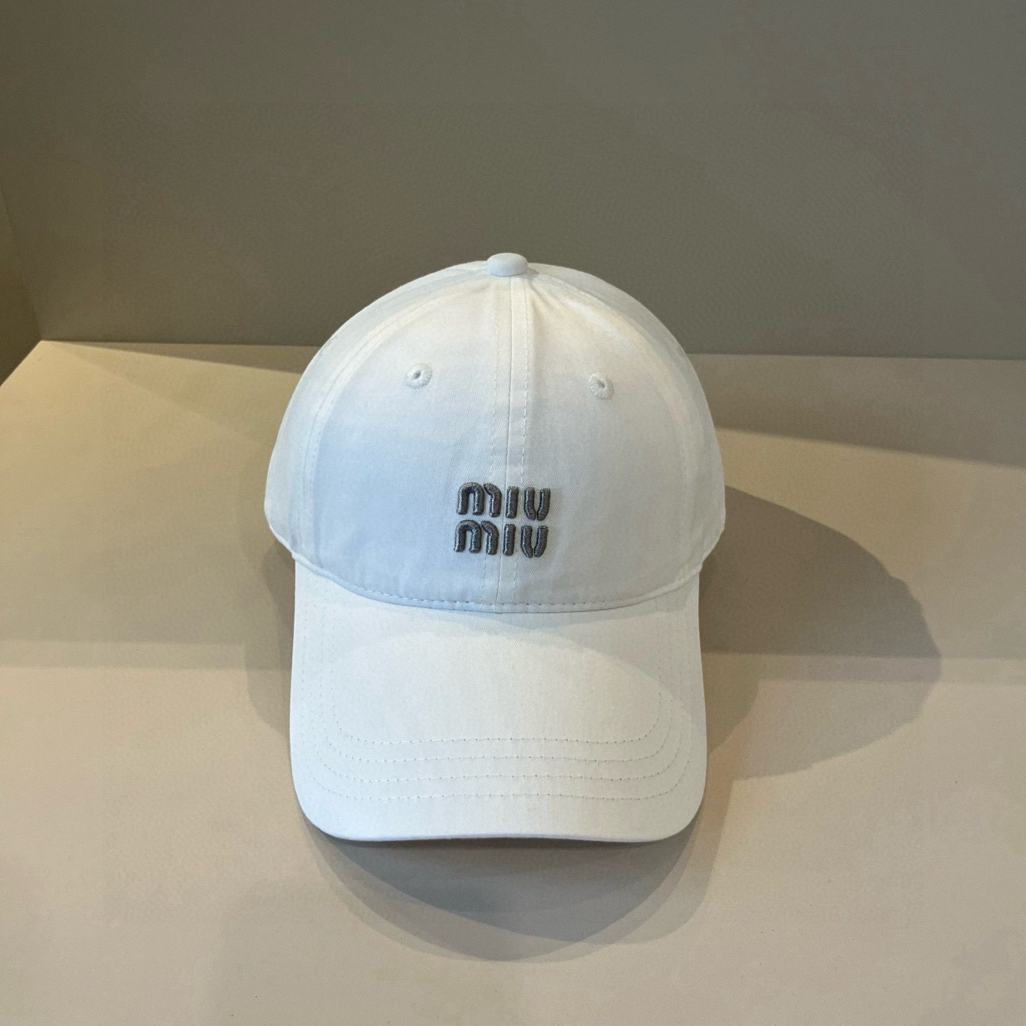  谬谬miumiu 原单春夏新款棒球帽，正品开模订制，原版做工细致质量超赞！