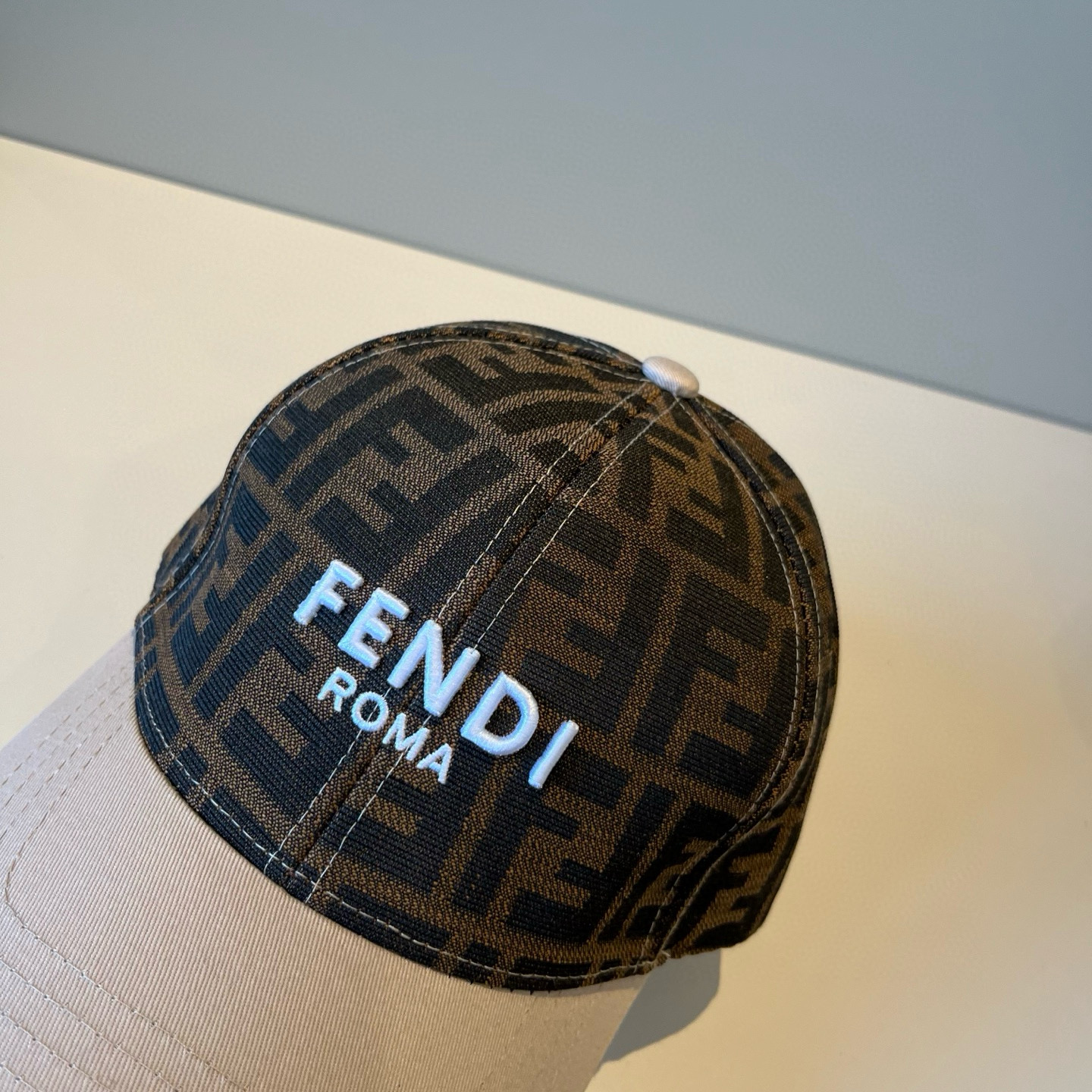  FENDI芬迪 老花系列棒球帽🧢 经典FF中古单品，气质穿搭单品，质量杠杠👍
