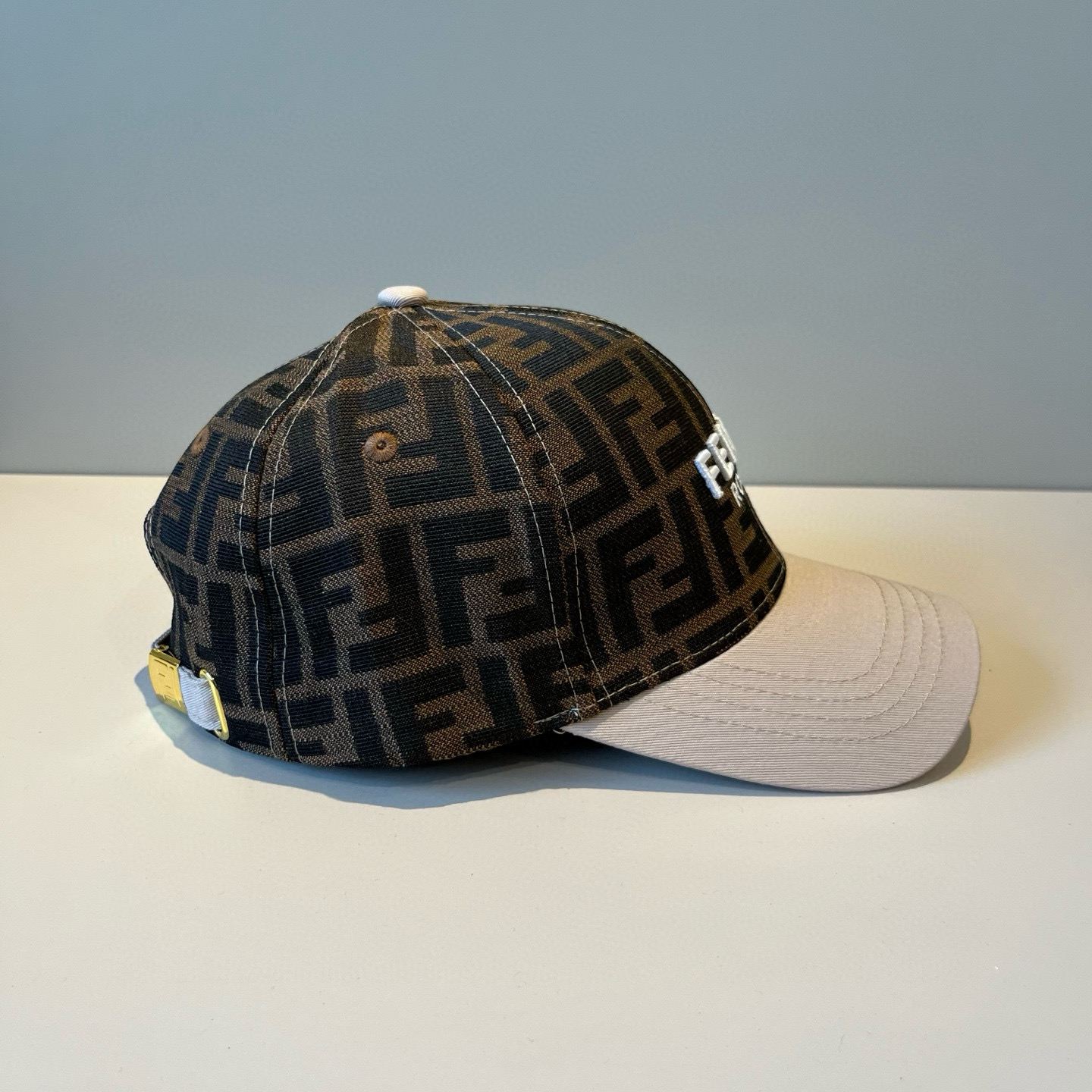  FENDI芬迪 老花系列棒球帽🧢 经典FF中古单品，气质穿搭单品，质量杠杠👍