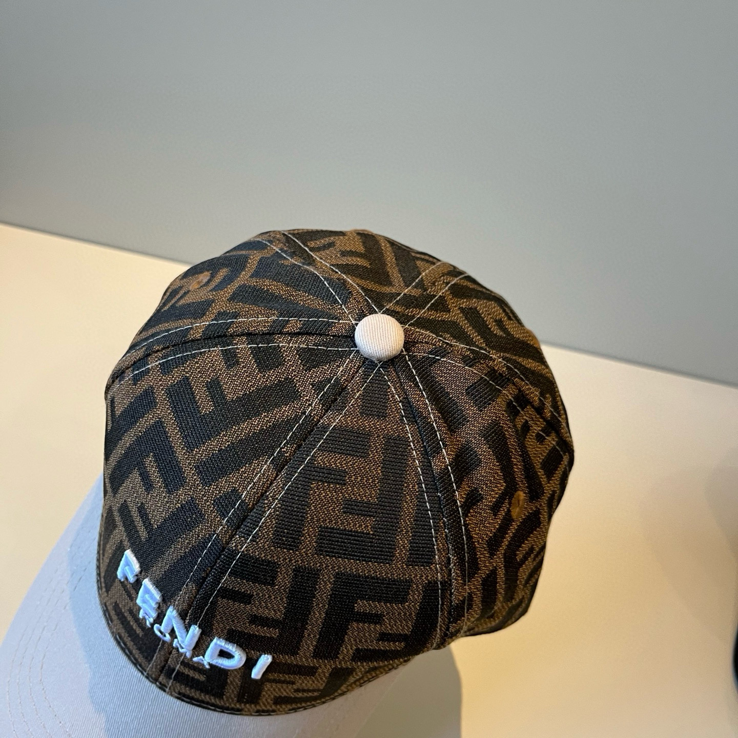  FENDI芬迪 老花系列棒球帽🧢 经典FF中古单品，气质穿搭单品，质量杠杠👍