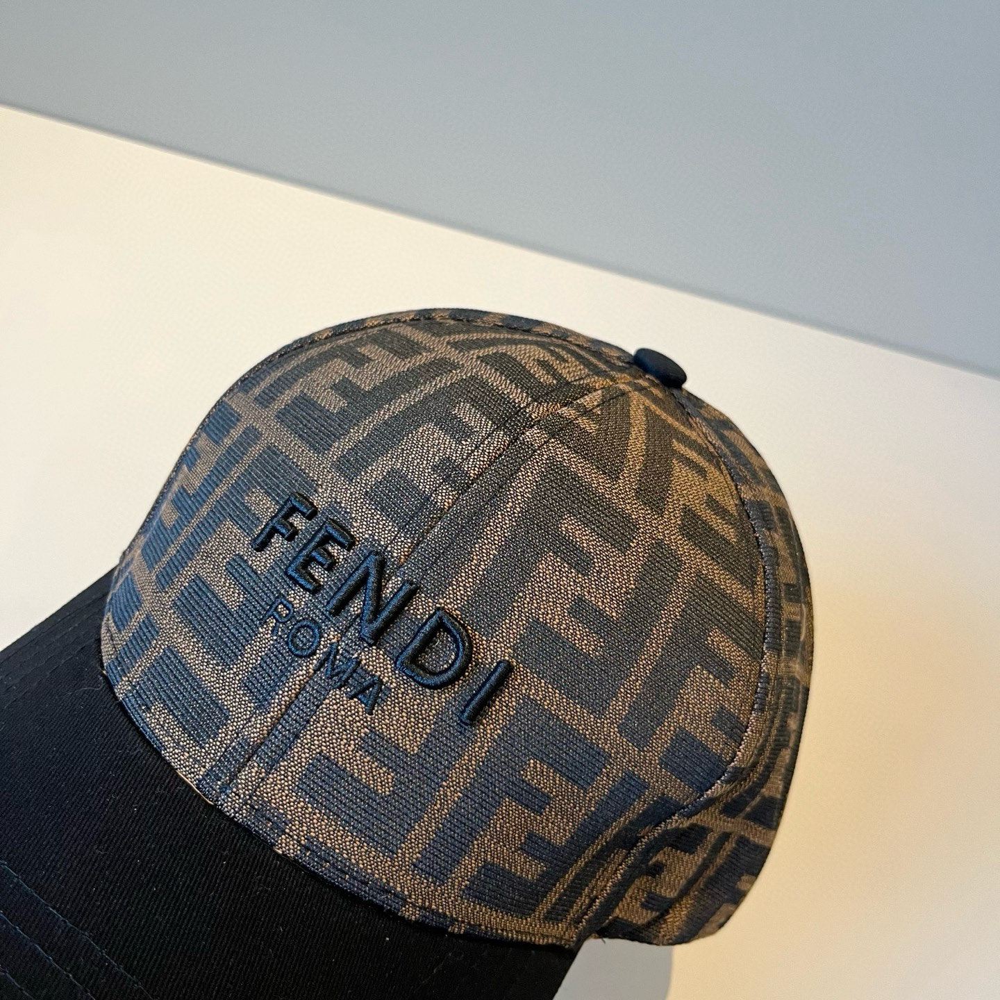  FENDI芬迪 老花系列棒球帽🧢 经典FF中古单品，气质穿搭单品，质量杠杠👍