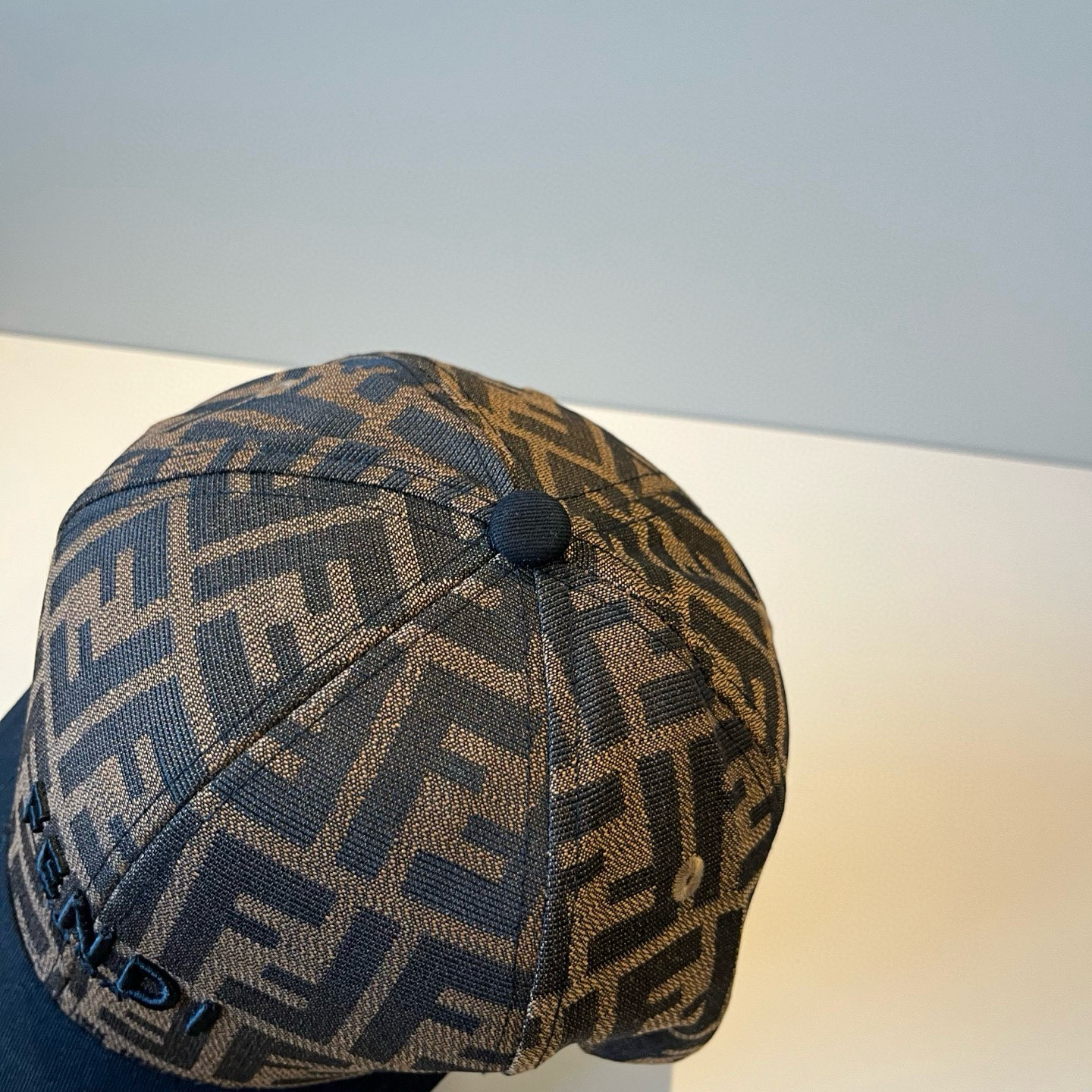  FENDI芬迪 老花系列棒球帽🧢 经典FF中古单品，气质穿搭单品，质量杠杠👍