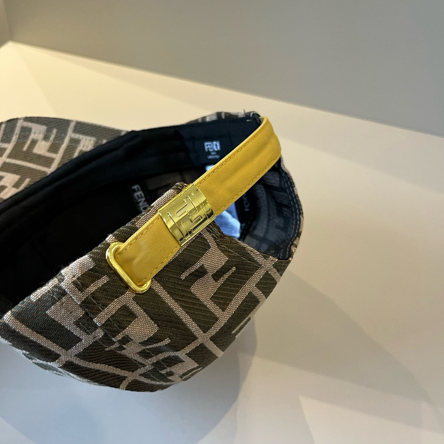  FENDI芬迪 老花系列棒球帽🧢 经典FF中古单品，气质穿搭单品，质量杠杠👍