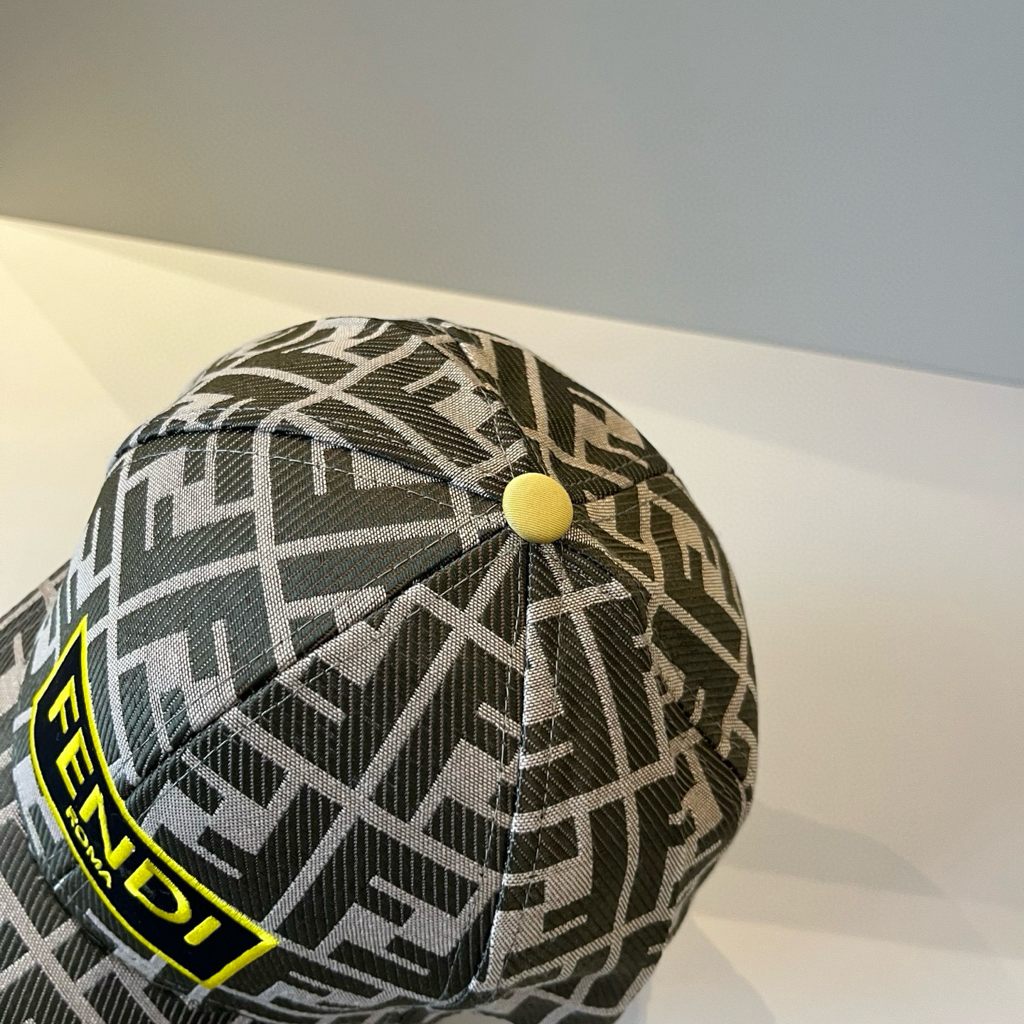  FENDI芬迪 老花系列棒球帽🧢 经典FF中古单品，气质穿搭单品，质量杠杠👍