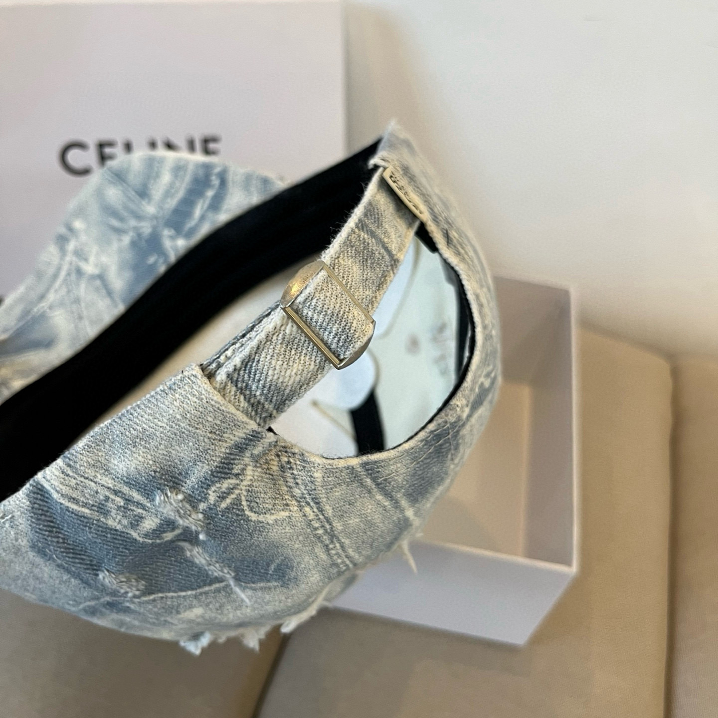 【CELINE赛琳】新款经典休闲潮流款 棒球帽🧢日韩风格，随便搭配都超好看！出门旅游，绝对要入手的一款