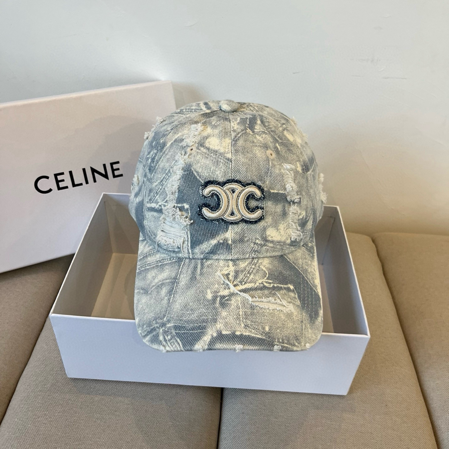 【CELINE赛琳】新款经典休闲潮流款 棒球帽🧢日韩风格，随便搭配都超好看！出门旅游，绝对要入手的一款