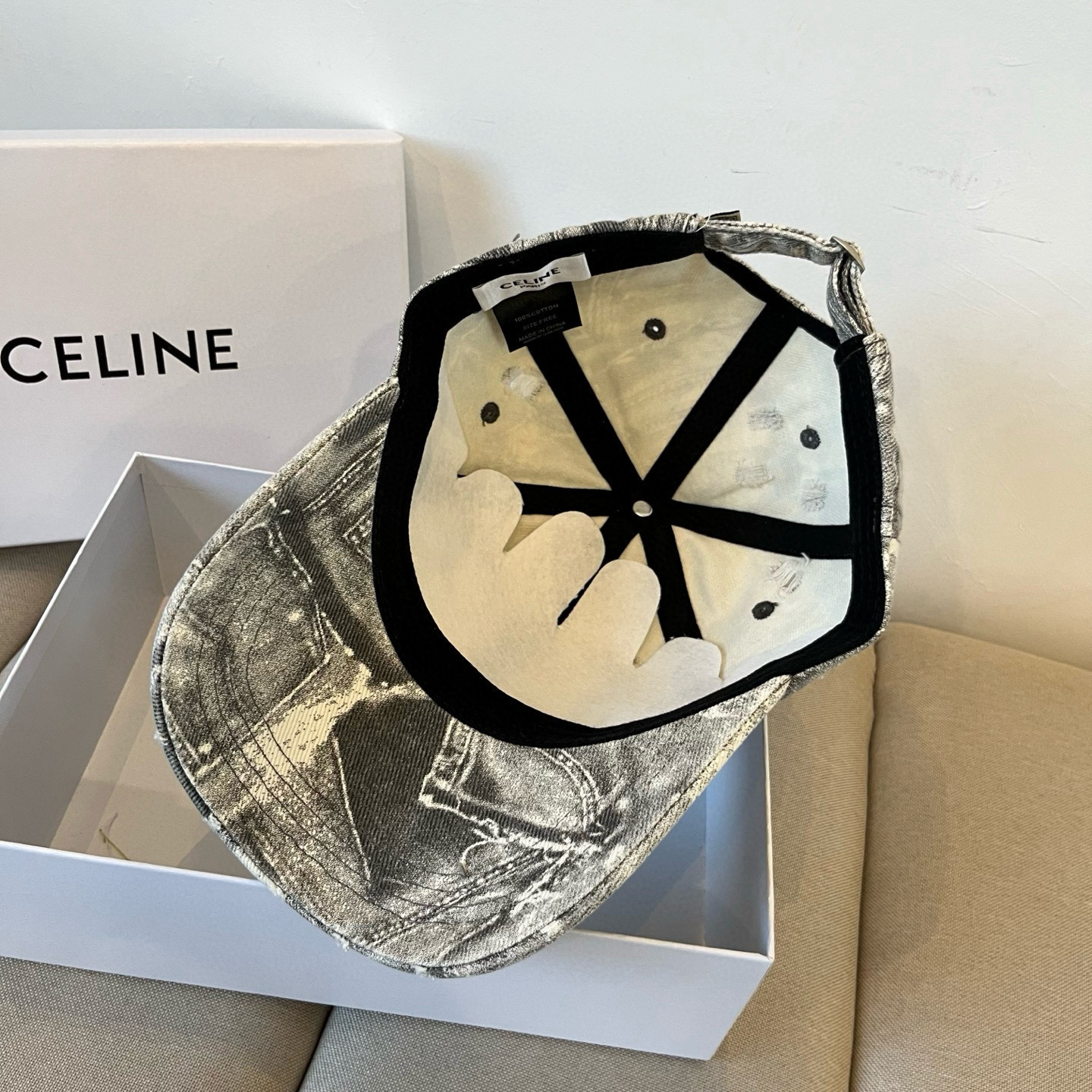 【CELINE赛琳】新款经典休闲潮流款 棒球帽🧢日韩风格，随便搭配都超好看！出门旅游，绝对要入手的一款