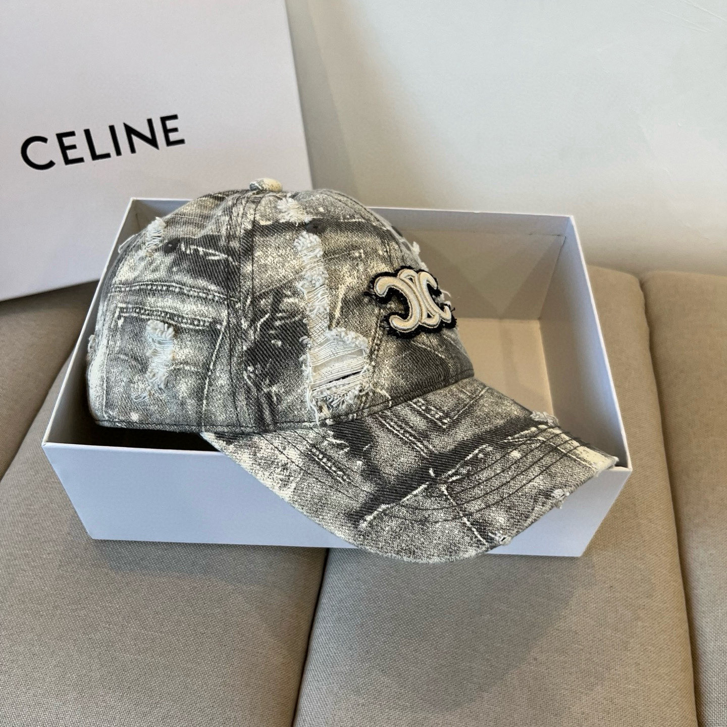 【CELINE赛琳】新款经典休闲潮流款 棒球帽🧢日韩风格，随便搭配都超好看！出门旅游，绝对要入手的一款