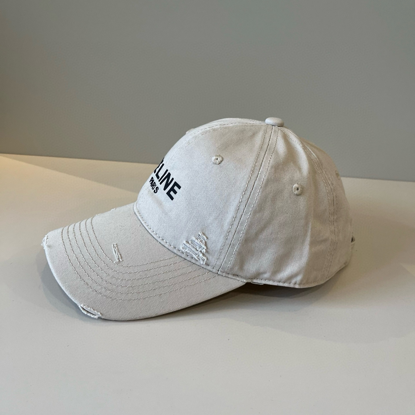 【CELINE赛琳】新款经典休闲潮流款 棒球帽🧢日韩风格，随便搭配都超好看！出门旅游，绝对要入手的一款