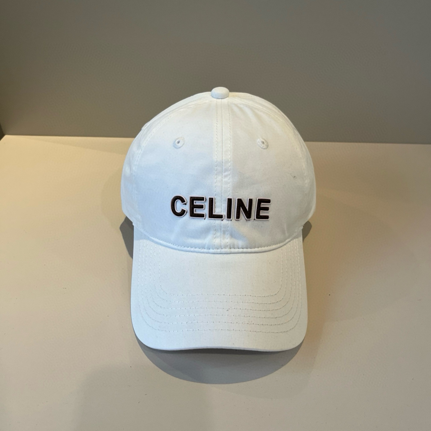 【CELINE赛琳】新款经典休闲潮流款 棒球帽🧢日韩风格，随便搭配都超好看！出门旅游，绝对要入手的一款