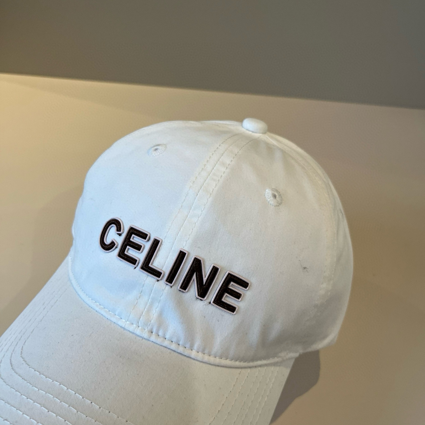 【CELINE赛琳】新款经典休闲潮流款 棒球帽🧢日韩风格，随便搭配都超好看！出门旅游，绝对要入手的一款