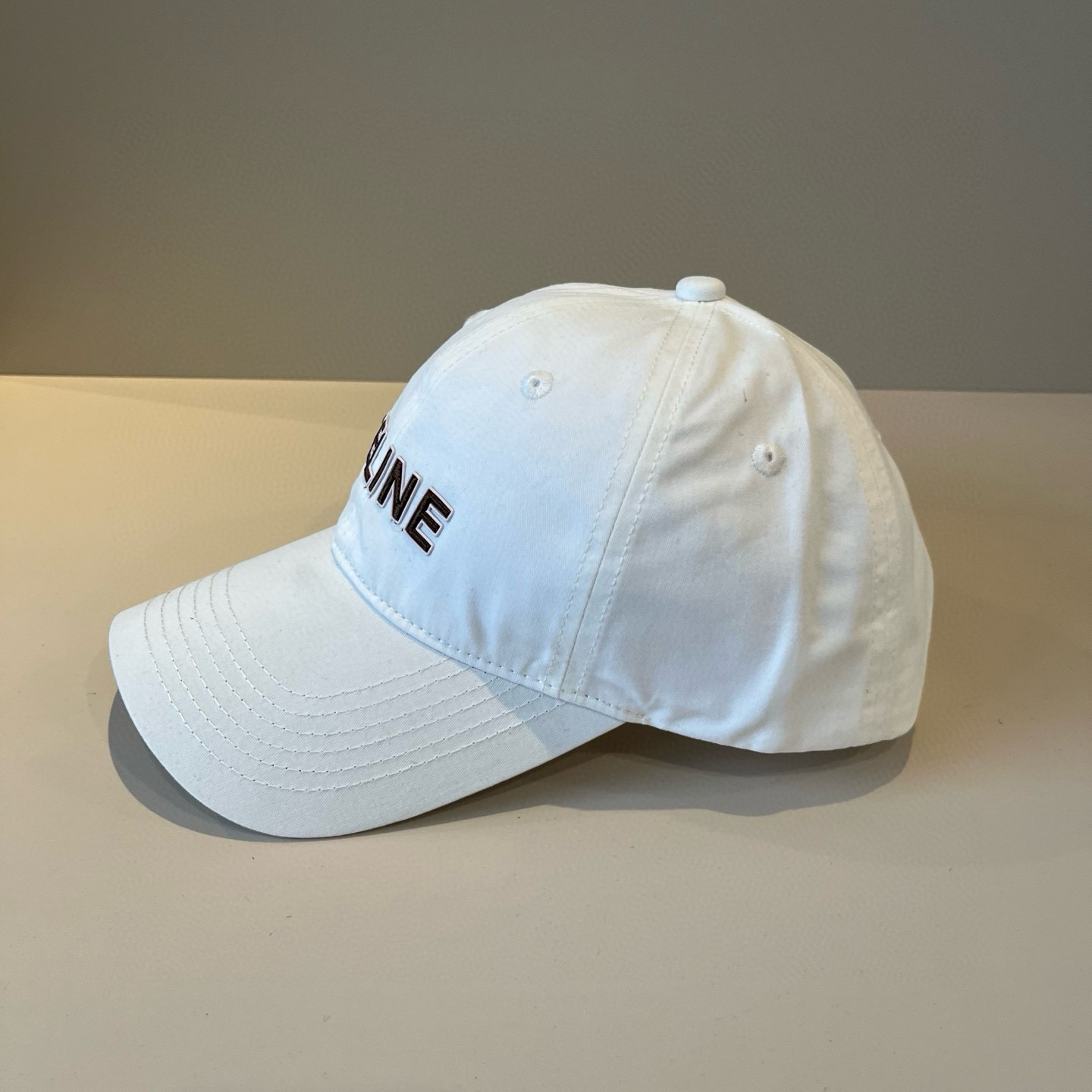 【CELINE赛琳】新款经典休闲潮流款 棒球帽🧢日韩风格，随便搭配都超好看！出门旅游，绝对要入手的一款