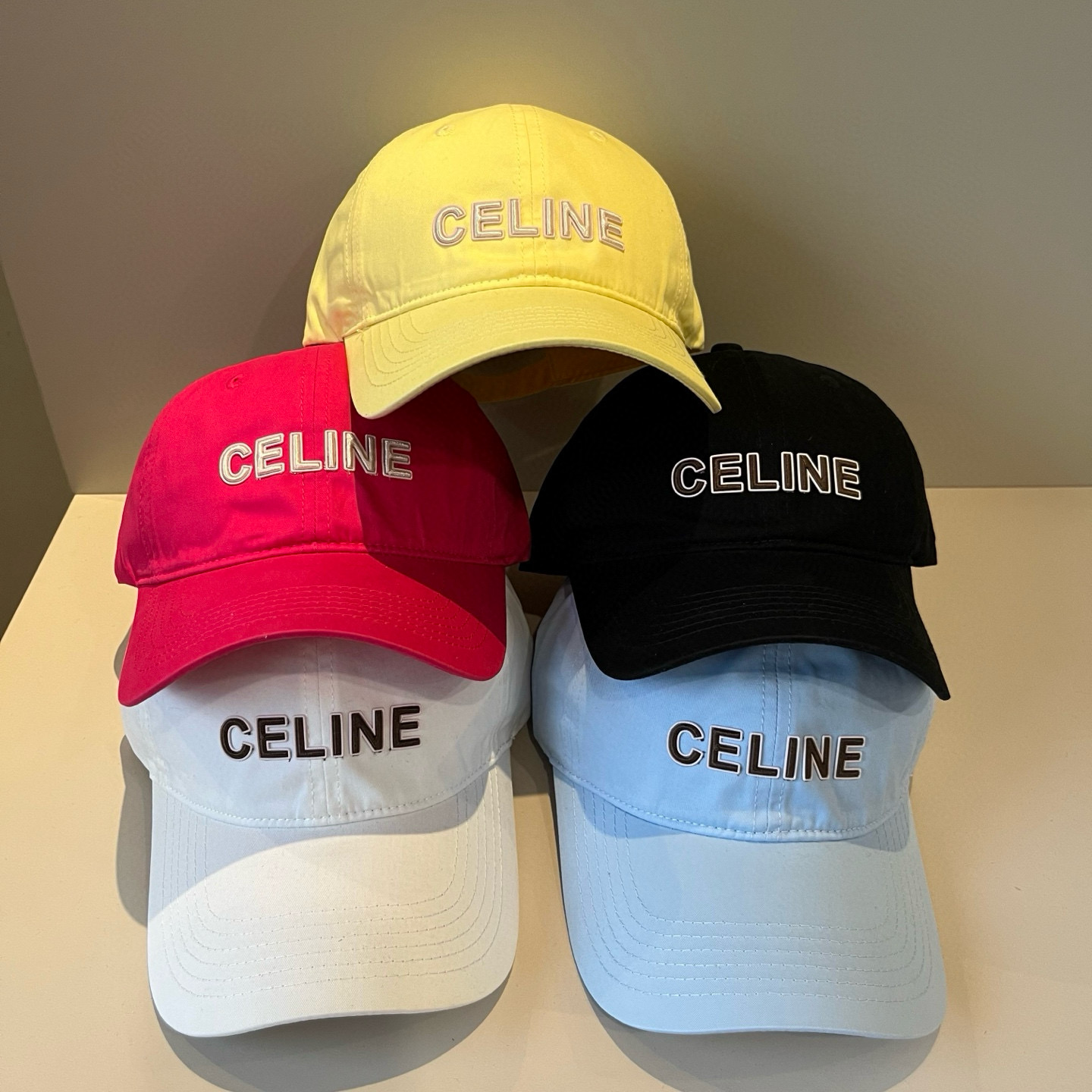 【CELINE赛琳】新款经典休闲潮流款 棒球帽🧢日韩风格，随便搭配都超好看！出门旅游，绝对要入手的一款