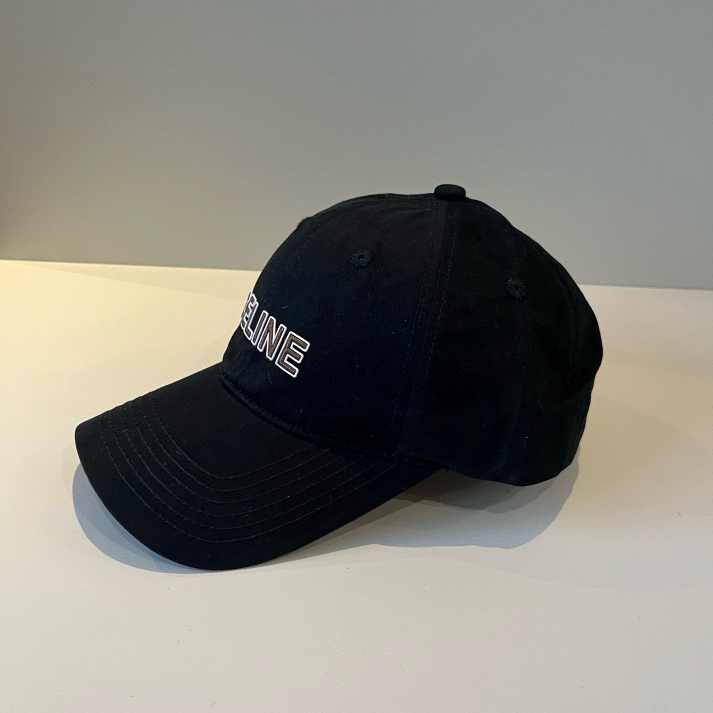 【CELINE赛琳】新款经典休闲潮流款 棒球帽🧢日韩风格，随便搭配都超好看！出门旅游，绝对要入手的一款