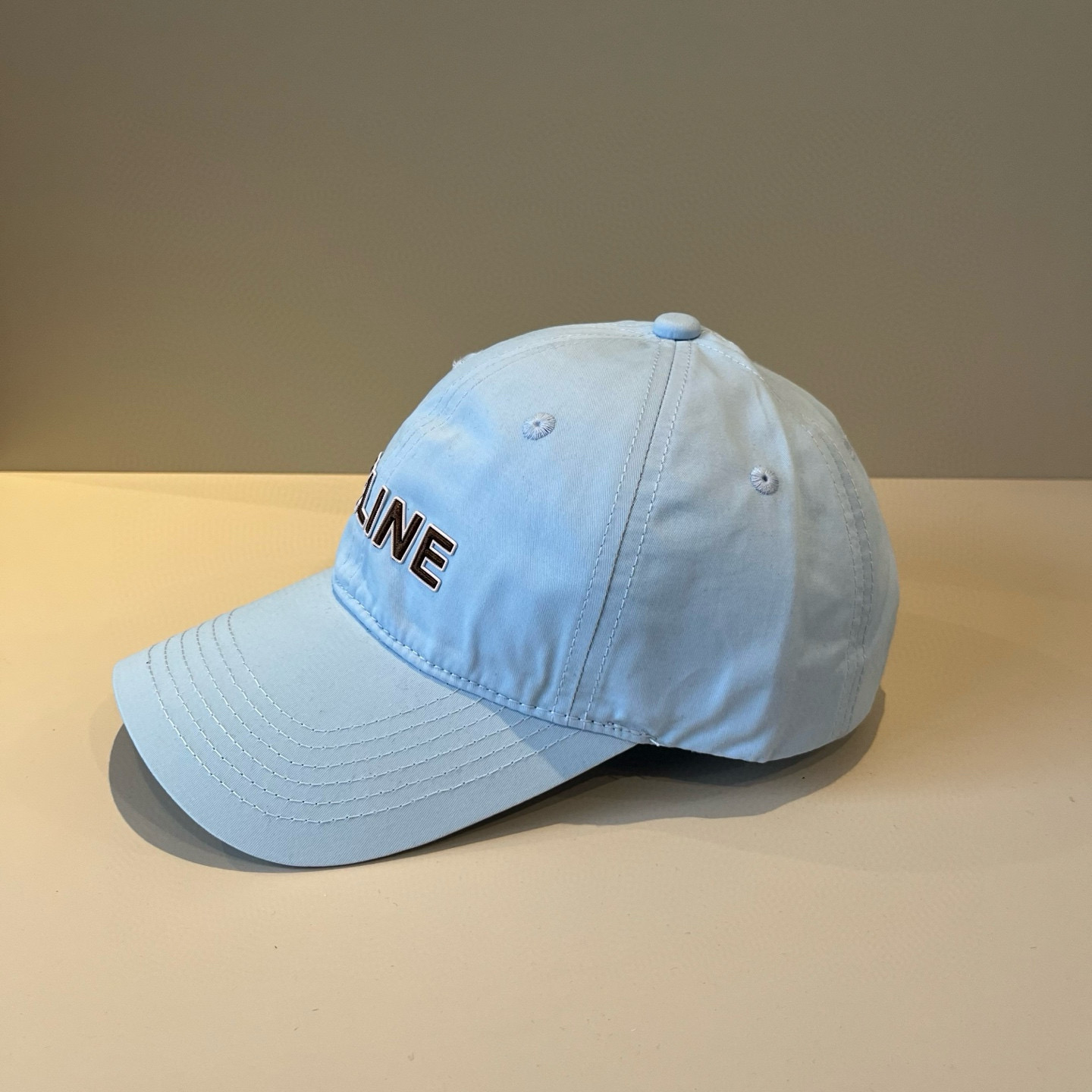 【CELINE赛琳】新款经典休闲潮流款 棒球帽🧢日韩风格，随便搭配都超好看！出门旅游，绝对要入手的一款