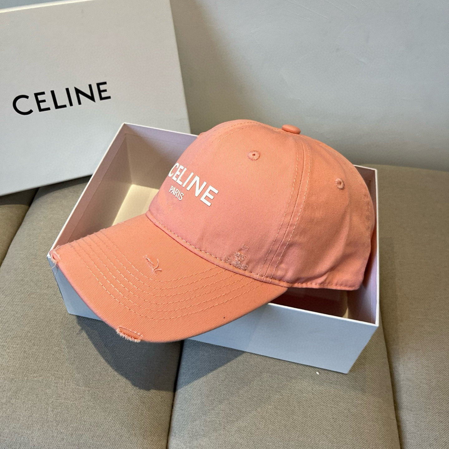【CELINE赛琳】新款经典休闲潮流款 棒球帽🧢日韩风格，随便搭配都超好看！出门旅游，绝对要入手的一款