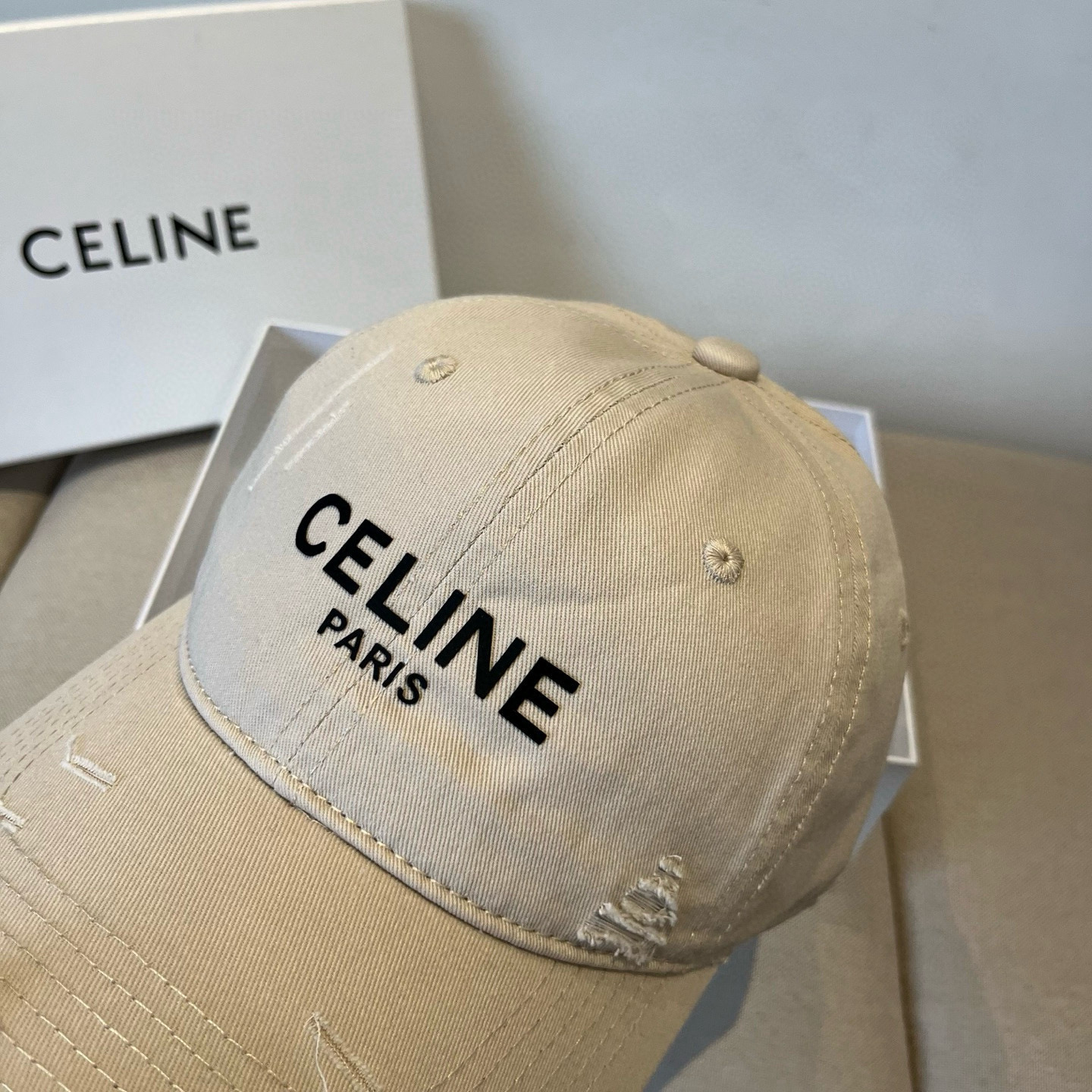 【CELINE赛琳】新款经典休闲潮流款 棒球帽🧢日韩风格，随便搭配都超好看！出门旅游，绝对要入手的一款