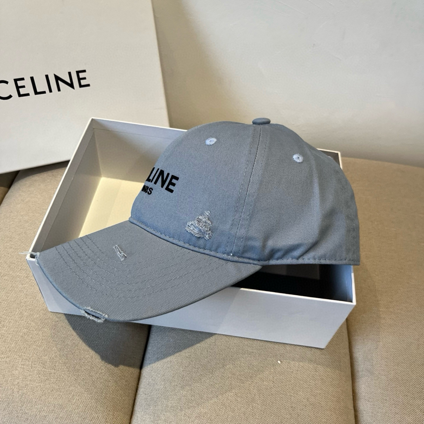 【CELINE赛琳】新款经典休闲潮流款 棒球帽🧢日韩风格，随便搭配都超好看！出门旅游，绝对要入手的一款