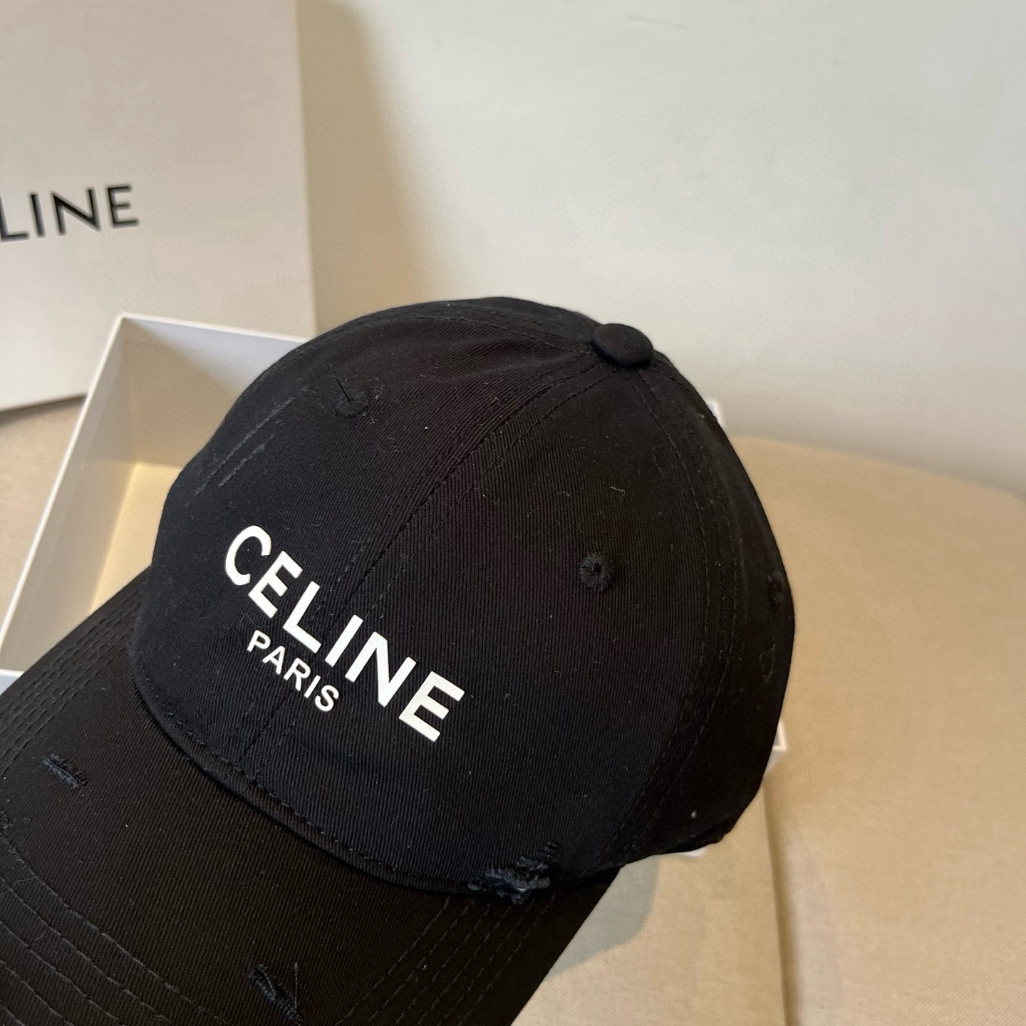 【CELINE赛琳】新款经典休闲潮流款 棒球帽🧢日韩风格，随便搭配都超好看！出门旅游，绝对要入手的一款