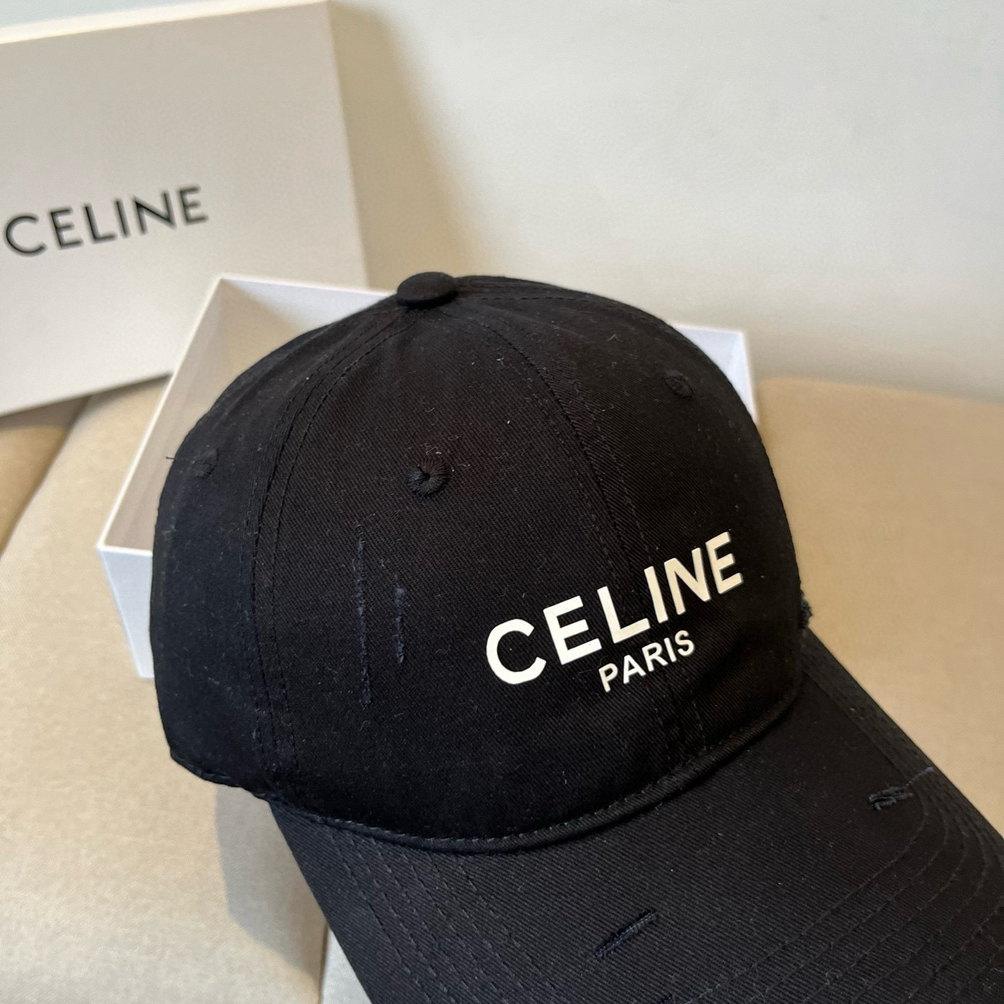 【CELINE赛琳】新款经典休闲潮流款 棒球帽🧢日韩风格，随便搭配都超好看！出门旅游，绝对要入手的一款