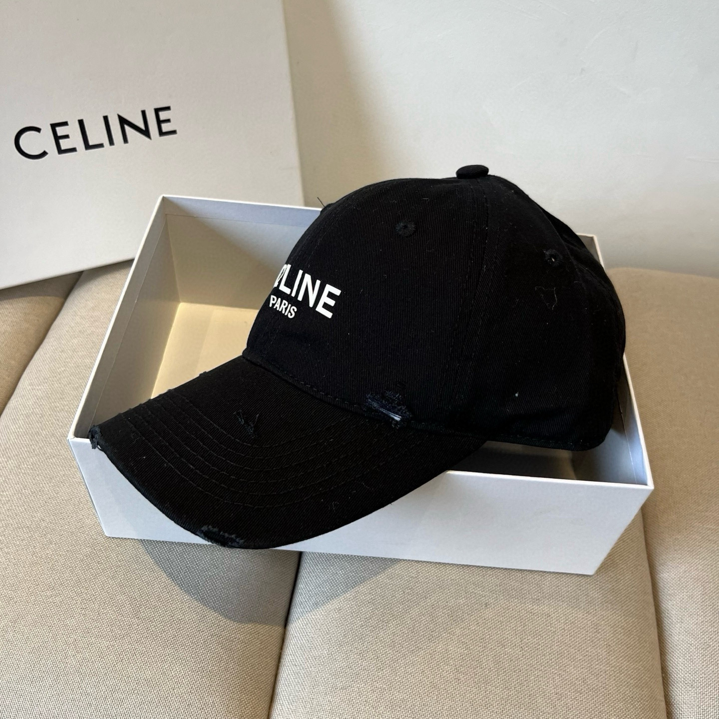 【CELINE赛琳】新款经典休闲潮流款 棒球帽🧢日韩风格，随便搭配都超好看！出门旅游，绝对要入手的一款