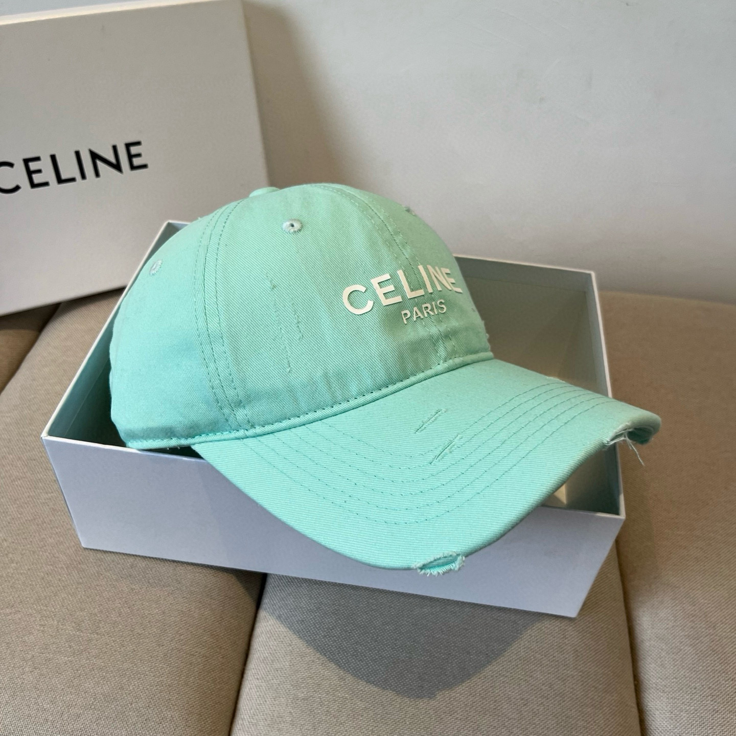 【CELINE赛琳】新款经典休闲潮流款 棒球帽🧢日韩风格，随便搭配都超好看！出门旅游，绝对要入手的一款