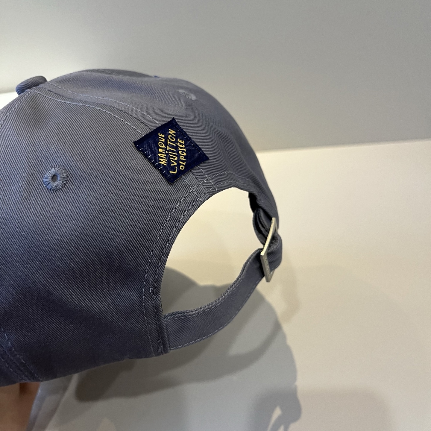 🧢路易威登棒球帽 LouisVuitton😍新款LV棒球帽，重工打造♥️高端大气，百搭款🤗男女通用！跑量