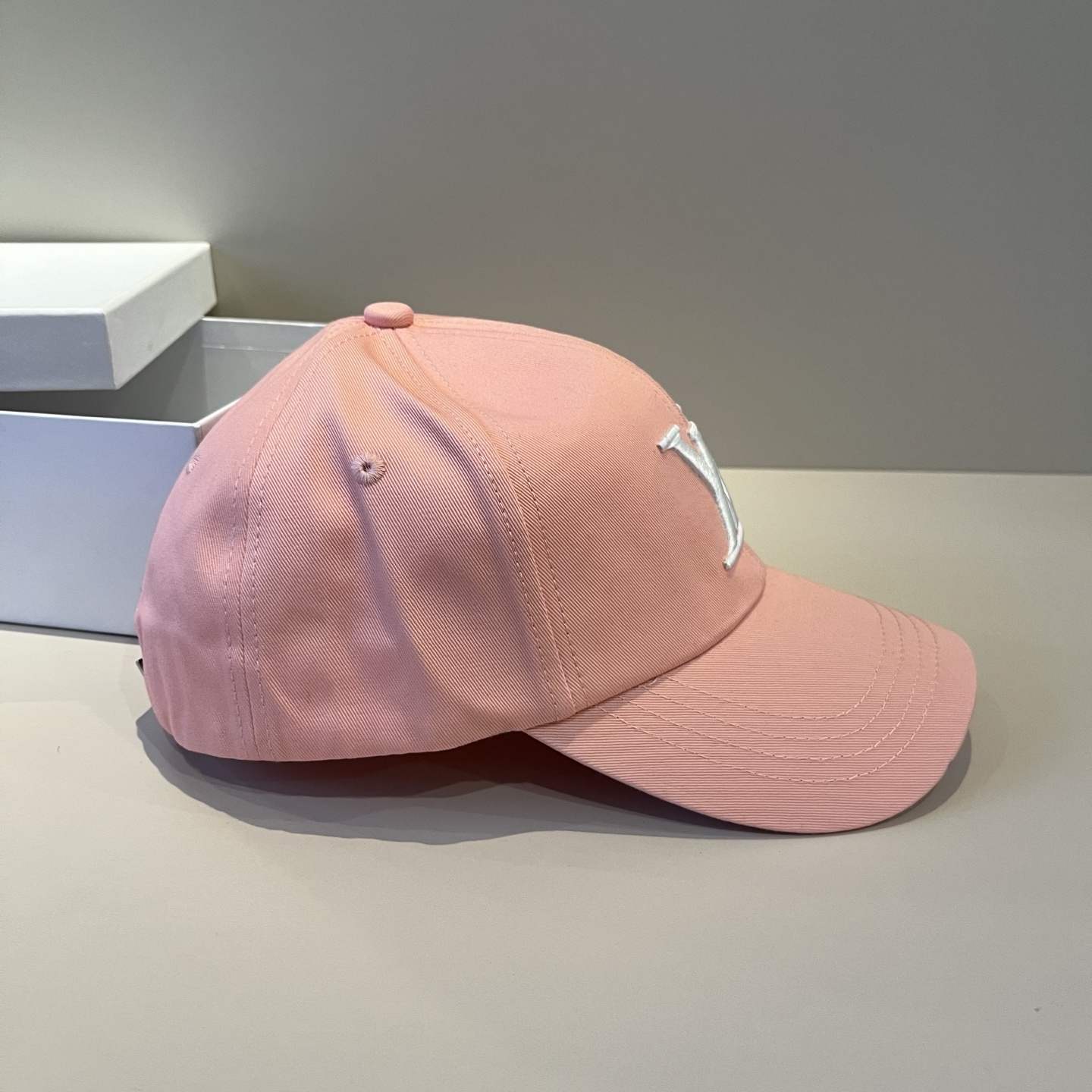 🧢路易威登棒球帽 LouisVuitton😍新款LV棒球帽，重工打造♥️高端大气，百搭款🤗男女通用！跑量