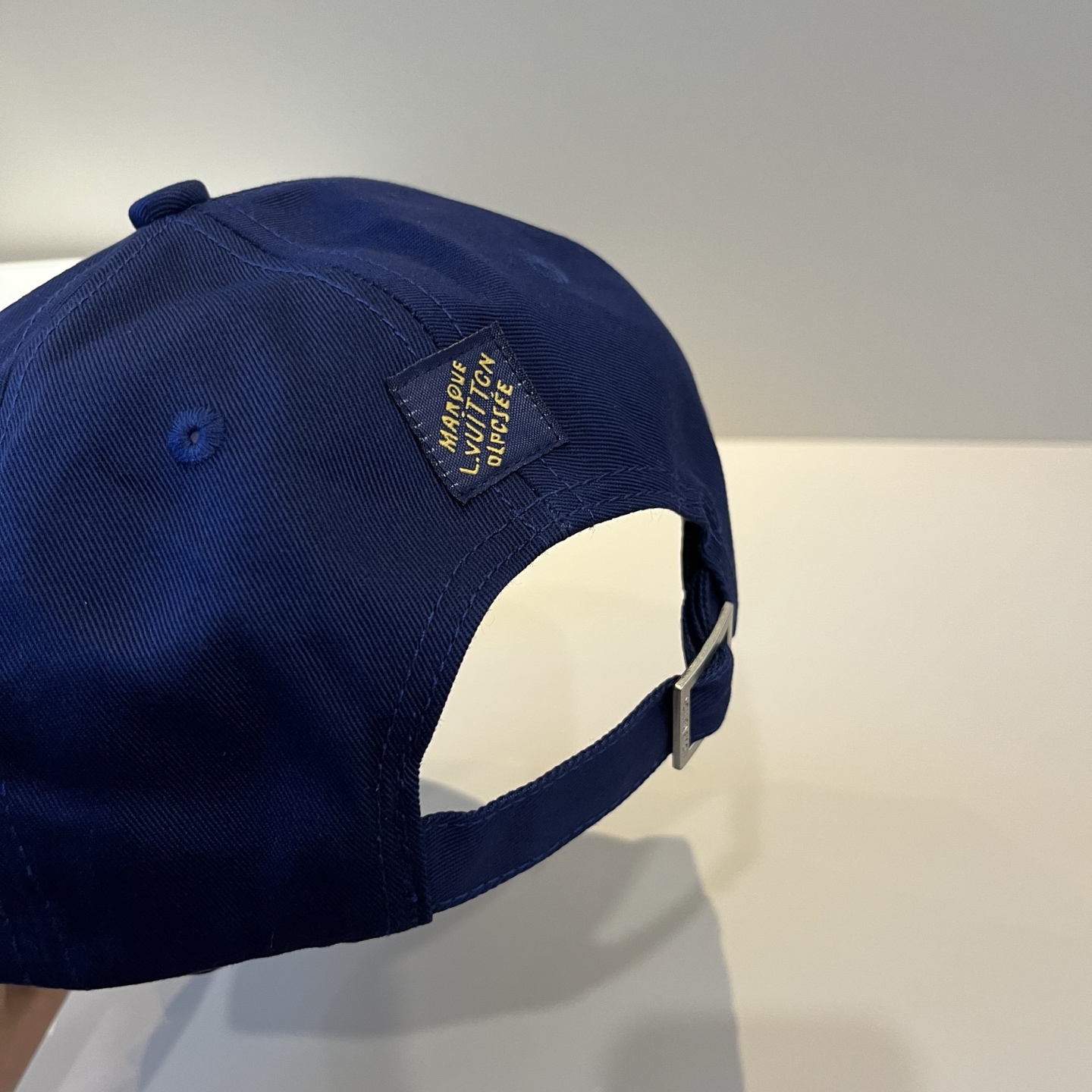 🧢路易威登棒球帽 LouisVuitton😍新款LV棒球帽，重工打造♥️高端大气，百搭款🤗男女通用！跑量