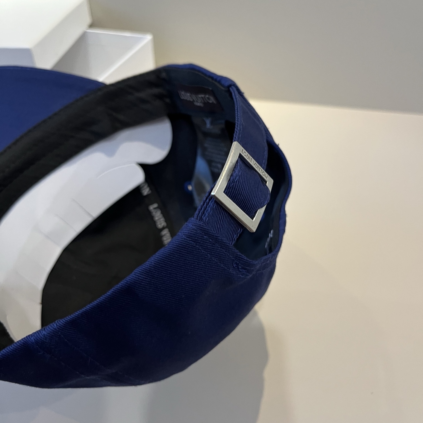 🧢路易威登棒球帽 LouisVuitton😍新款LV棒球帽，重工打造♥️高端大气，百搭款🤗男女通用！跑量