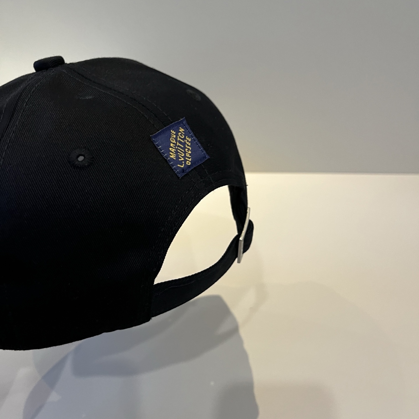 🧢路易威登棒球帽 LouisVuitton😍新款LV棒球帽，重工打造♥️高端大气，百搭款🤗男女通用！跑量