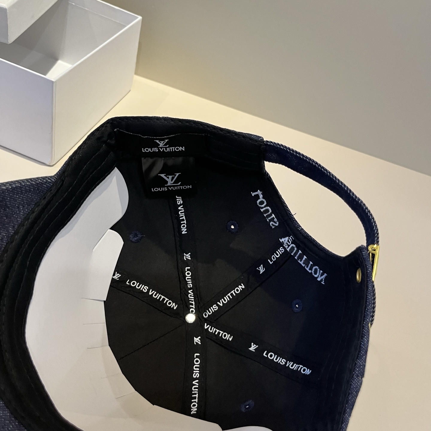 🧢路易威登棒球帽 LouisVuitton😍新款LV棒球帽，重工打造♥️高端大气，百搭款🤗男女通用！跑量