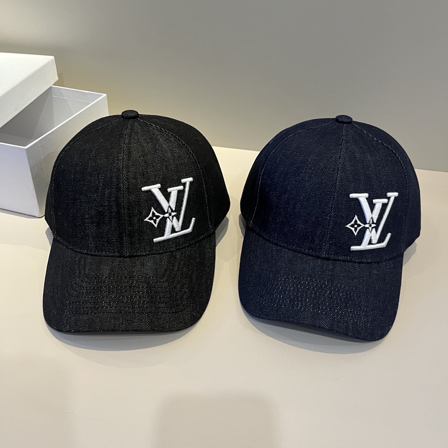 🧢路易威登棒球帽 LouisVuitton😍新款LV棒球帽，重工打造♥️高端大气，百搭款🤗男女通用！跑量