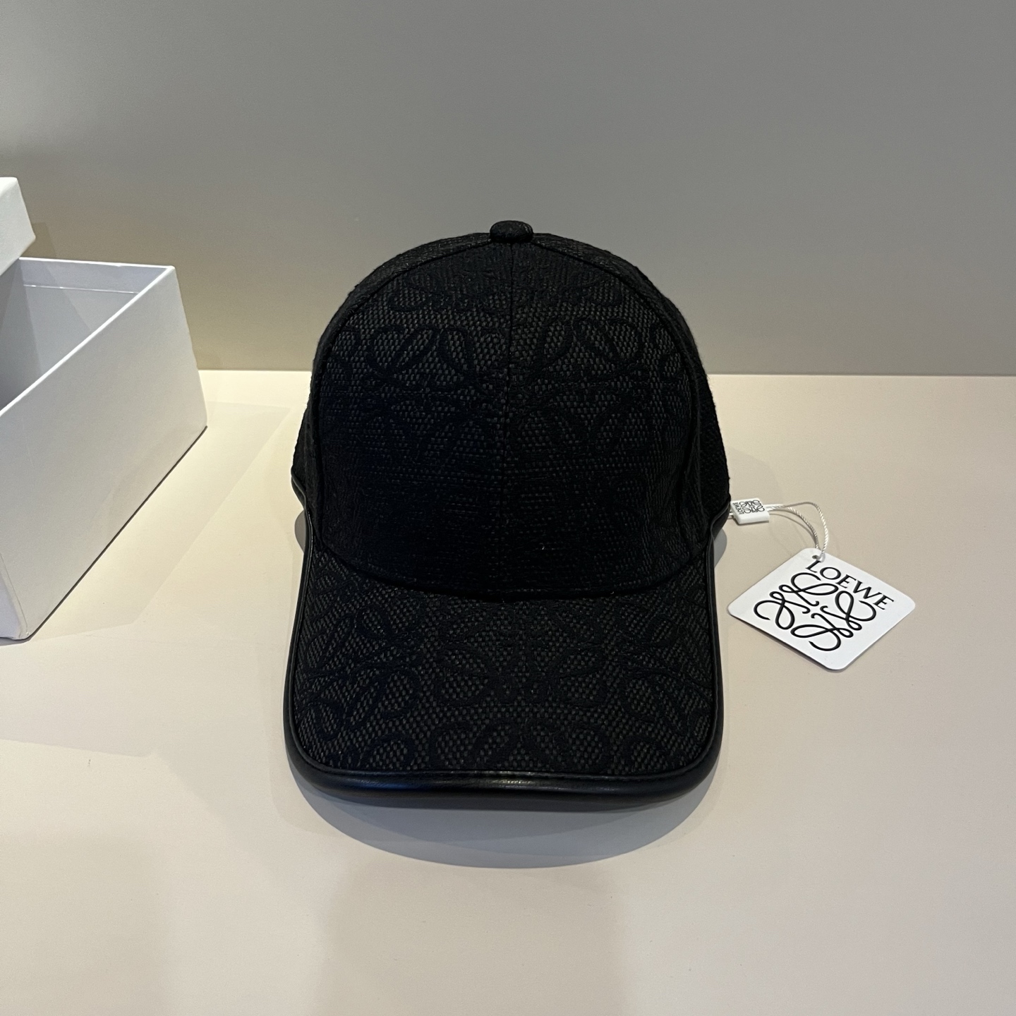 
👒罗意威👒LOEWE新款原版原标设计，质感超好，外部线条定位标准，做工精细，简约大气低价走量！