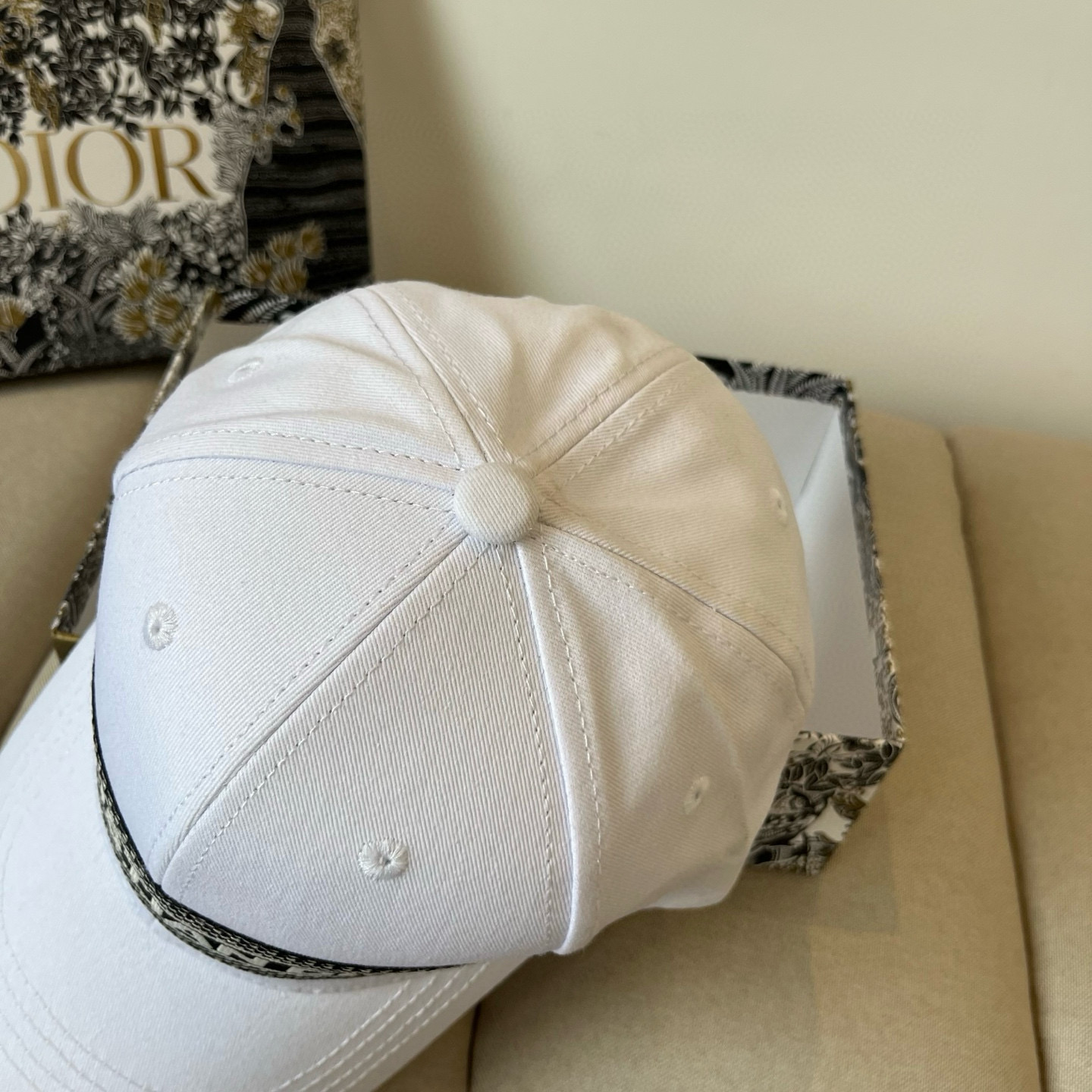 【DIOR迪奥】新款走量简约棒球帽🧢，新款出货，大牌款超好搭配，赶紧入手！