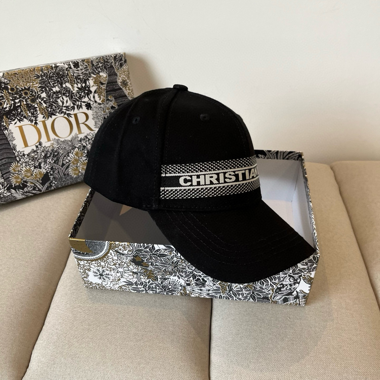 【DIOR迪奥】新款走量简约棒球帽🧢，新款出货，大牌款超好搭配，赶紧入手！