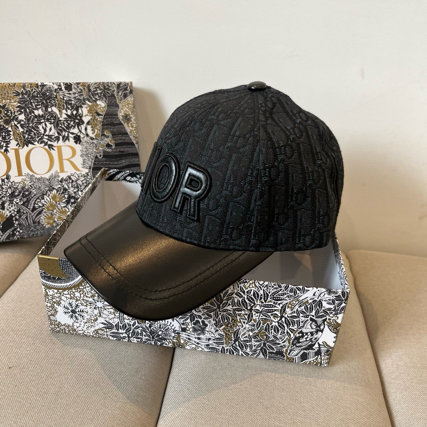 【DIOR迪奥】新款走量简约棒球帽🧢，新款出货，大牌款超好搭配，赶紧入手！